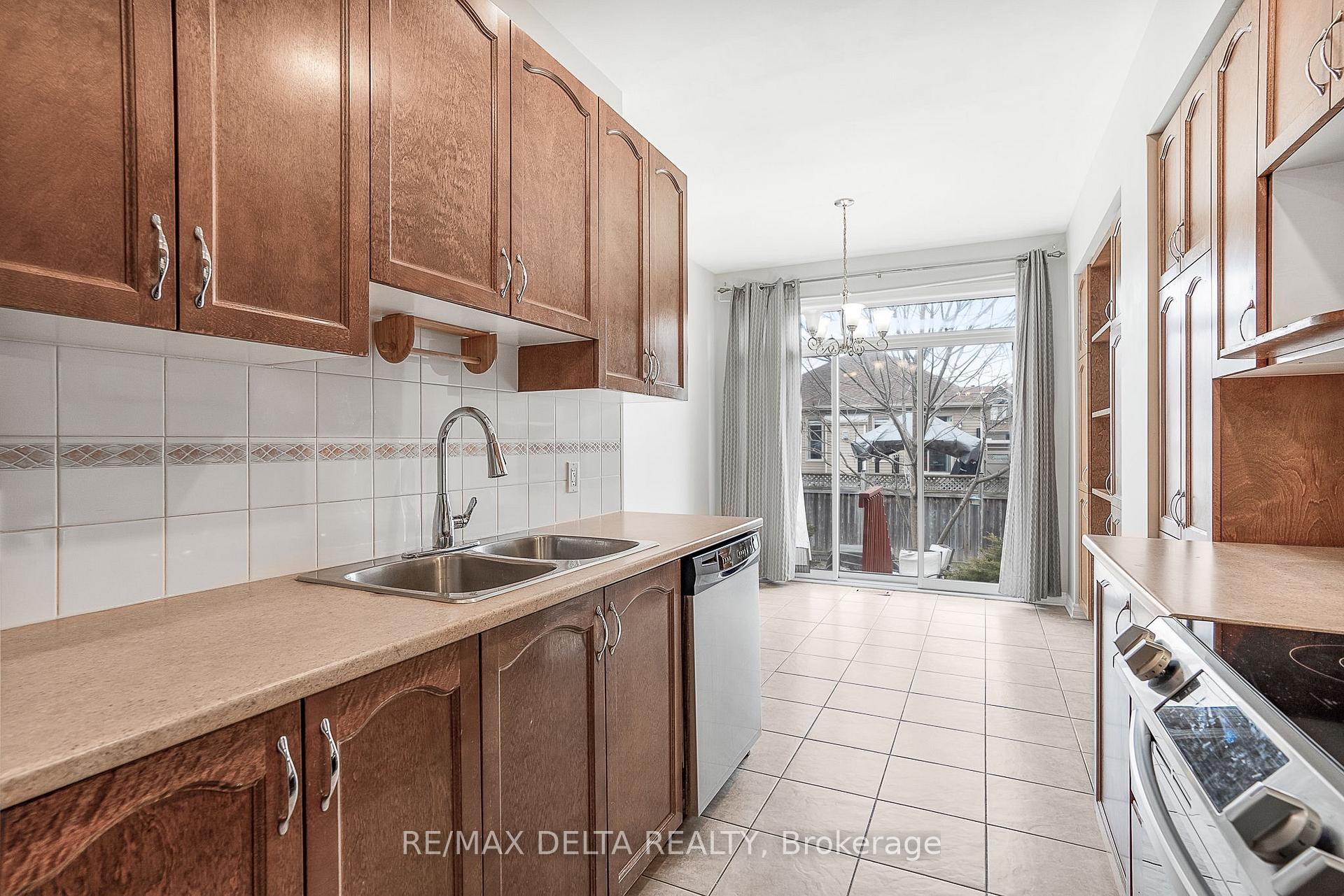 Photo 14 of 1429 Comfrey Crescent, Ottawa, Notting Hill/Summerside — HOMEH