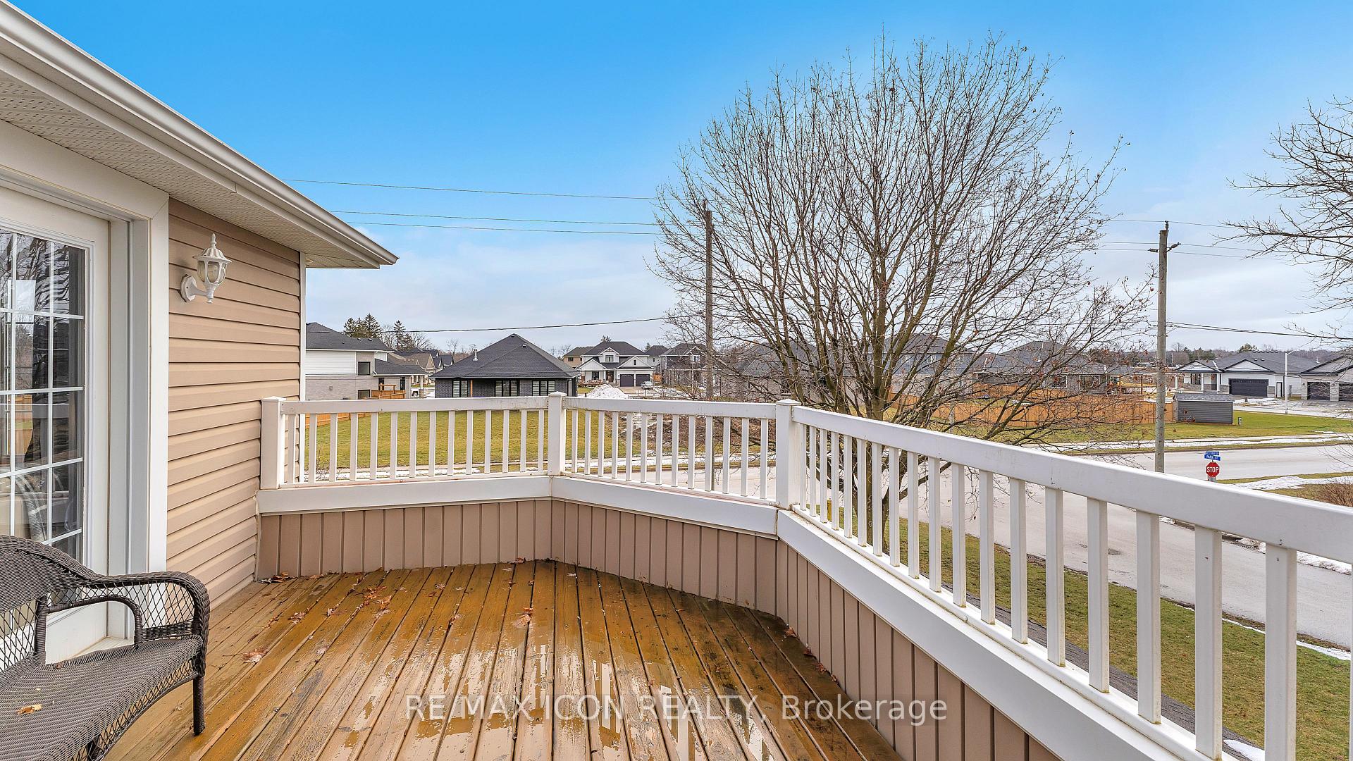 Photo 8 of 145 West Park Drive, North Middlesex, Parkhill — HOMEH