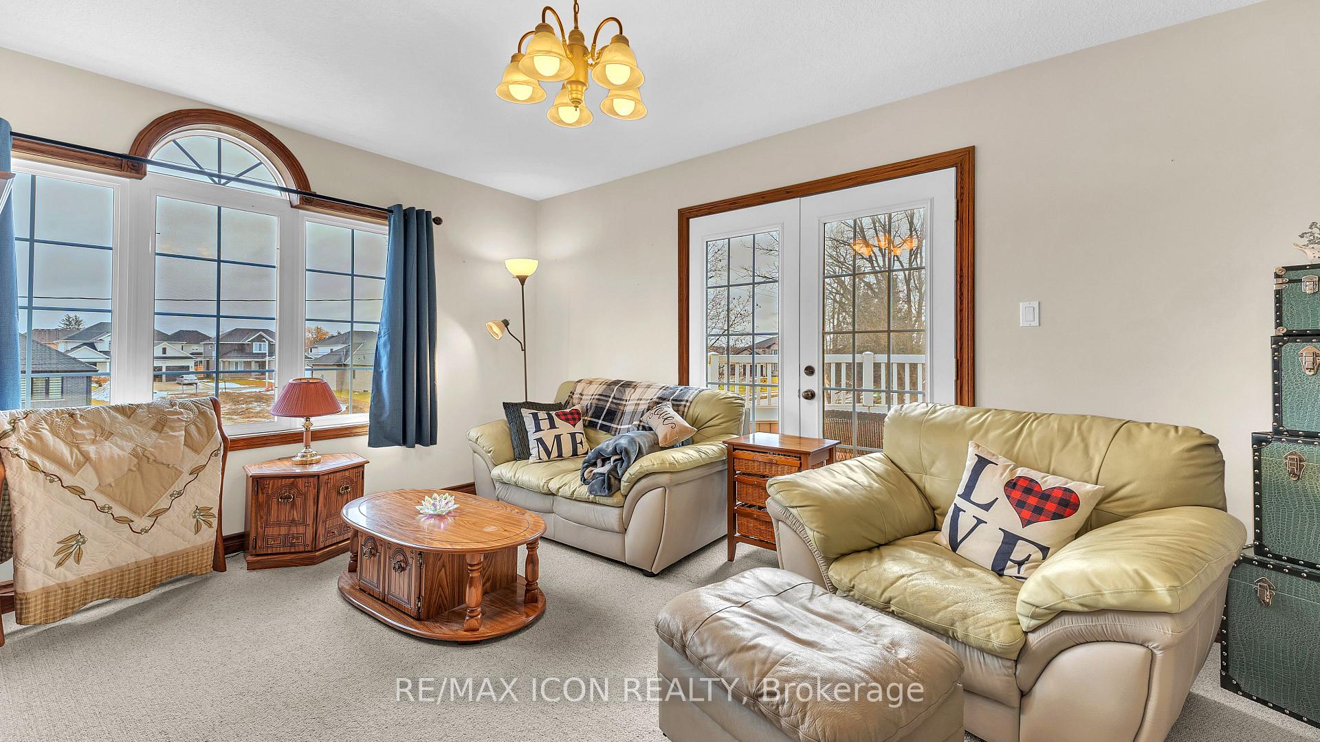 Photo 9 of 145 West Park Drive, North Middlesex, Parkhill — HOMEH