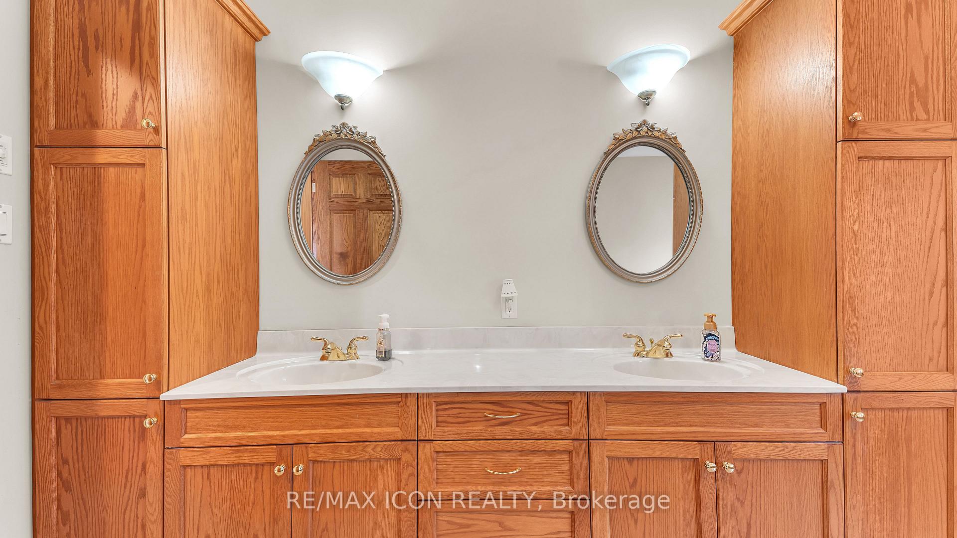 Photo 10 of 145 West Park Drive, North Middlesex, Parkhill — HOMEH