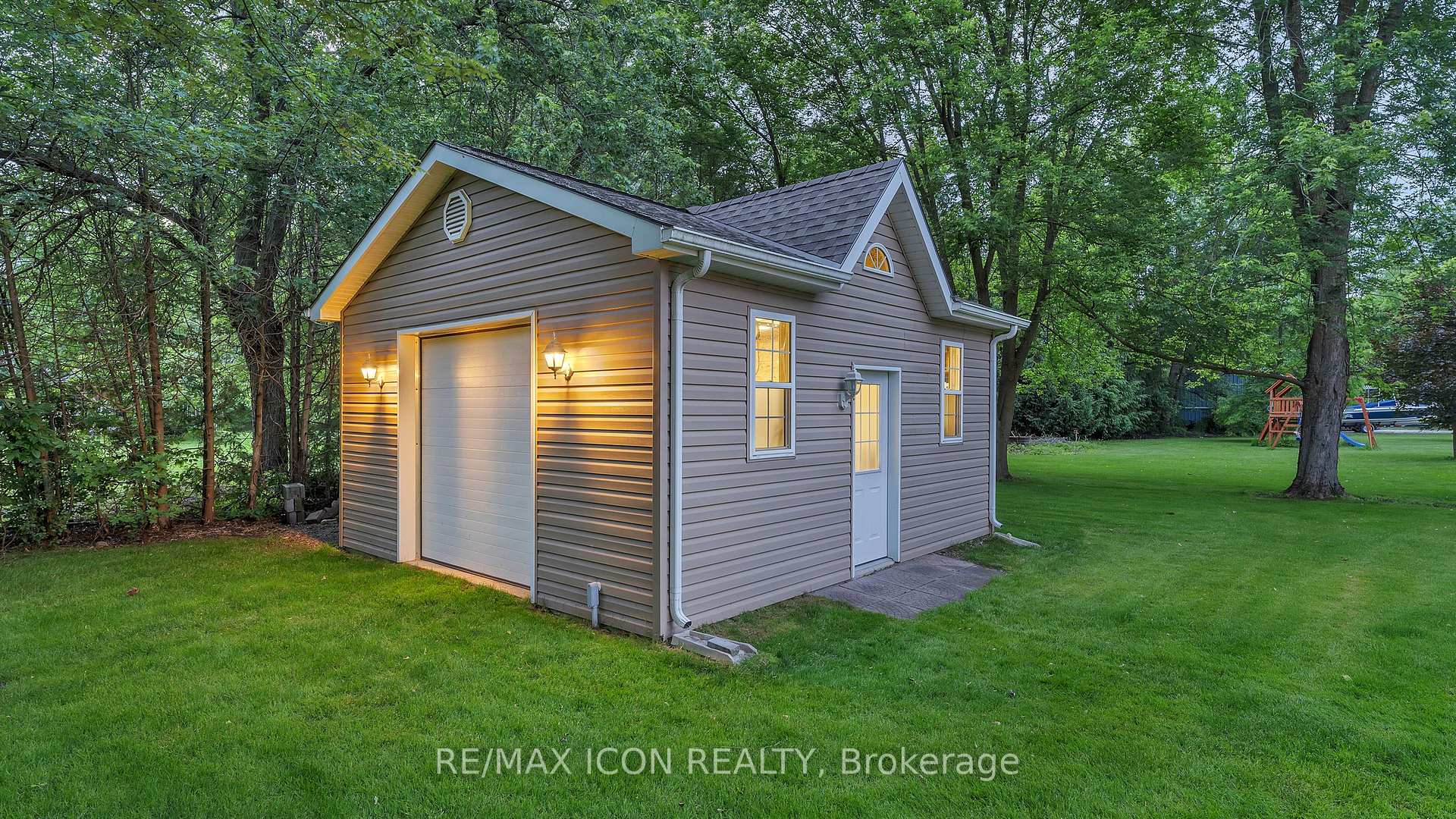 Photo 25 of 145 West Park Drive, North Middlesex, Parkhill — HOMEH