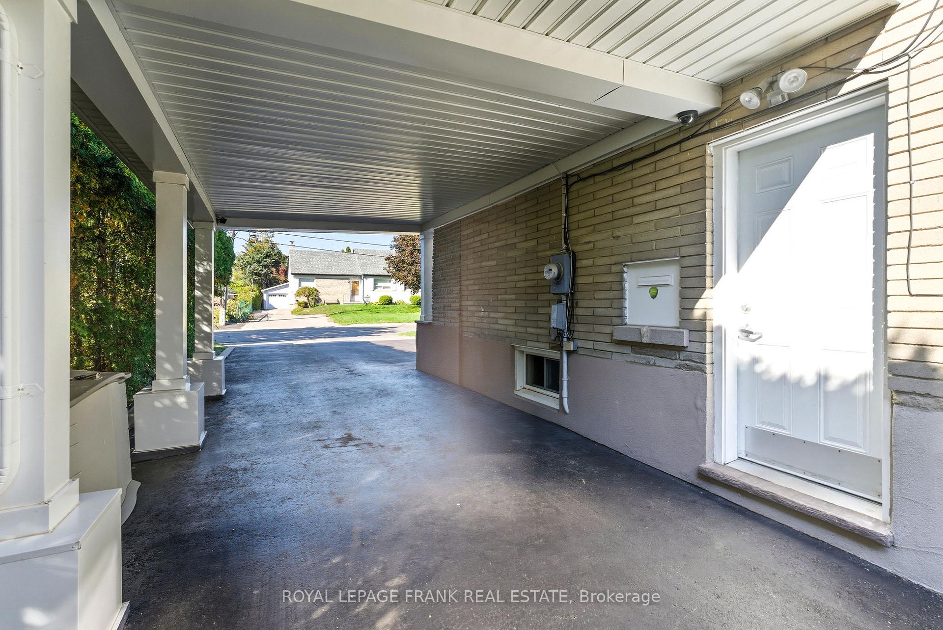 Photo 3 of 131 Jones Avenue, Oshawa, Centennial — HOMEH