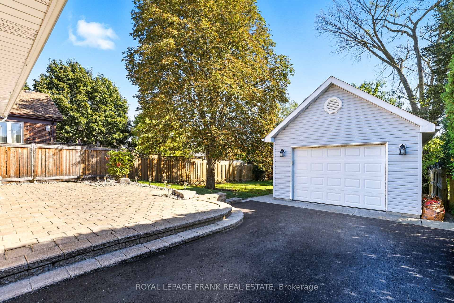 Photo 4 of 131 Jones Avenue, Oshawa, Centennial — HOMEH