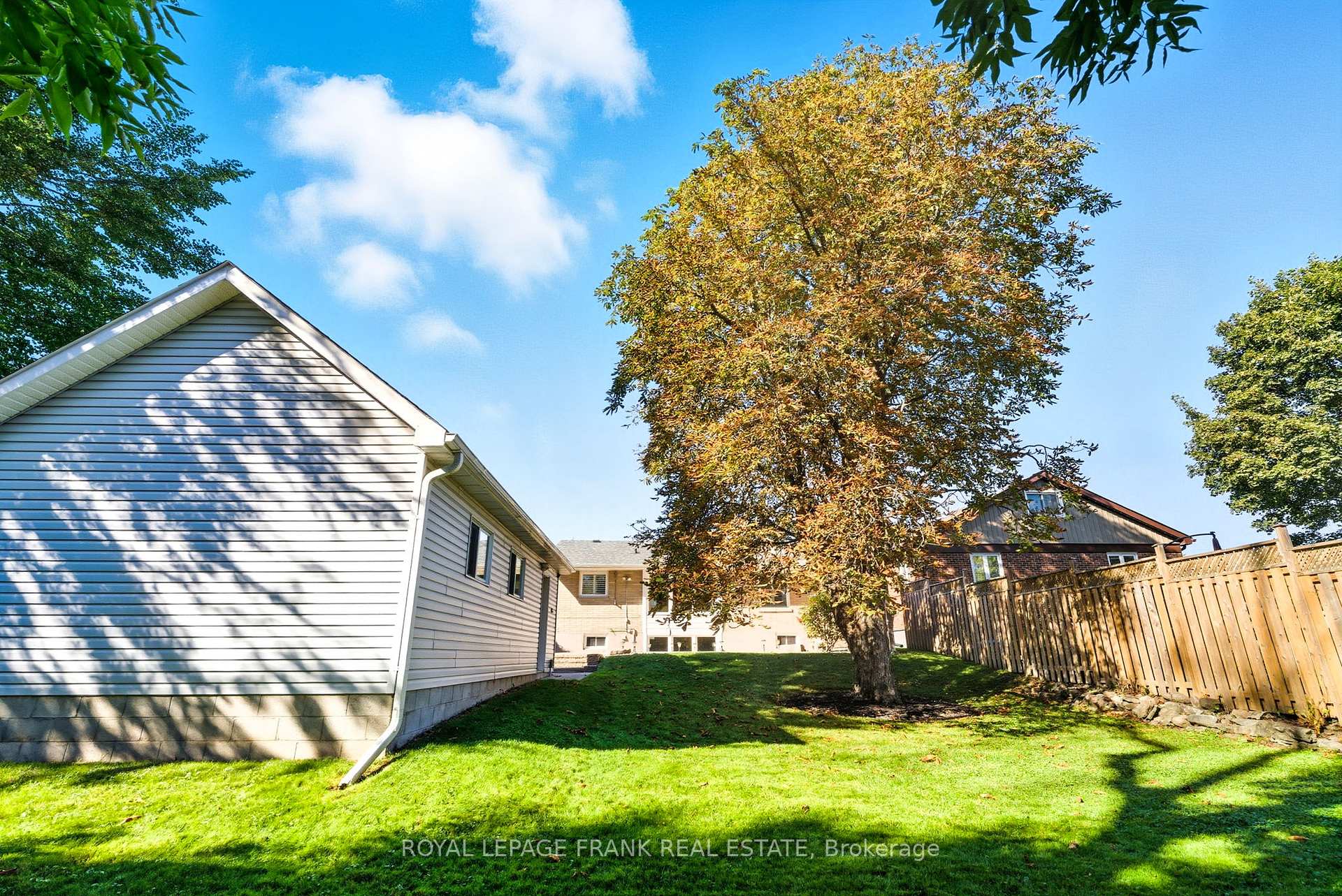 Photo 43 of 131 Jones Avenue, Oshawa, Centennial — HOMEH