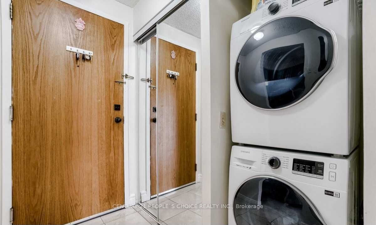 Photo 13 of Unit 411, 41 Markbrook Lane, Etobicoke, Mount Olive-Silverstone-Jamestown — HOMEH