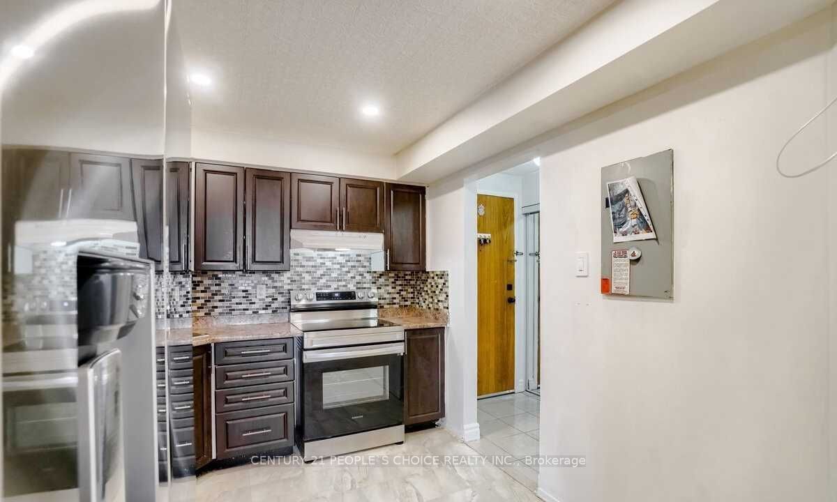 Photo 3 of Unit 411, 41 Markbrook Lane, Etobicoke, Mount Olive-Silverstone-Jamestown — HOMEH