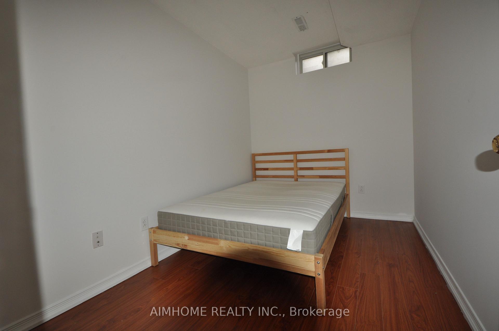 Photo 5 of 175 Milliken Meadows Drive, Markham, Milliken Mills West — HOMEH