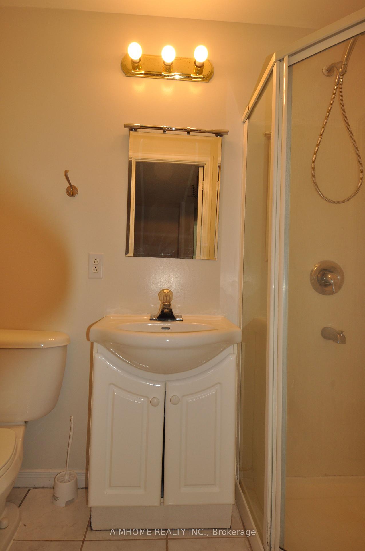 Photo 7 of 175 Milliken Meadows Drive, Markham, Milliken Mills West — HOMEH