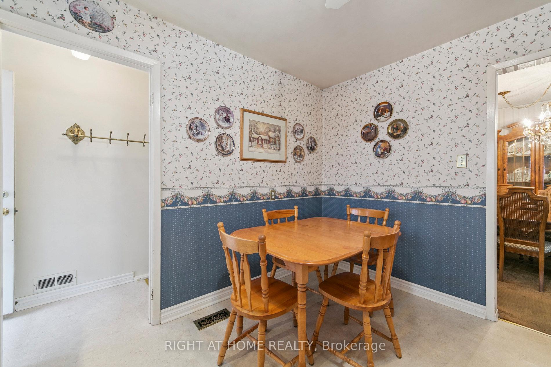 Photo 16 of 932 Flagship Drive, Mississauga, Applewood — HOMEH