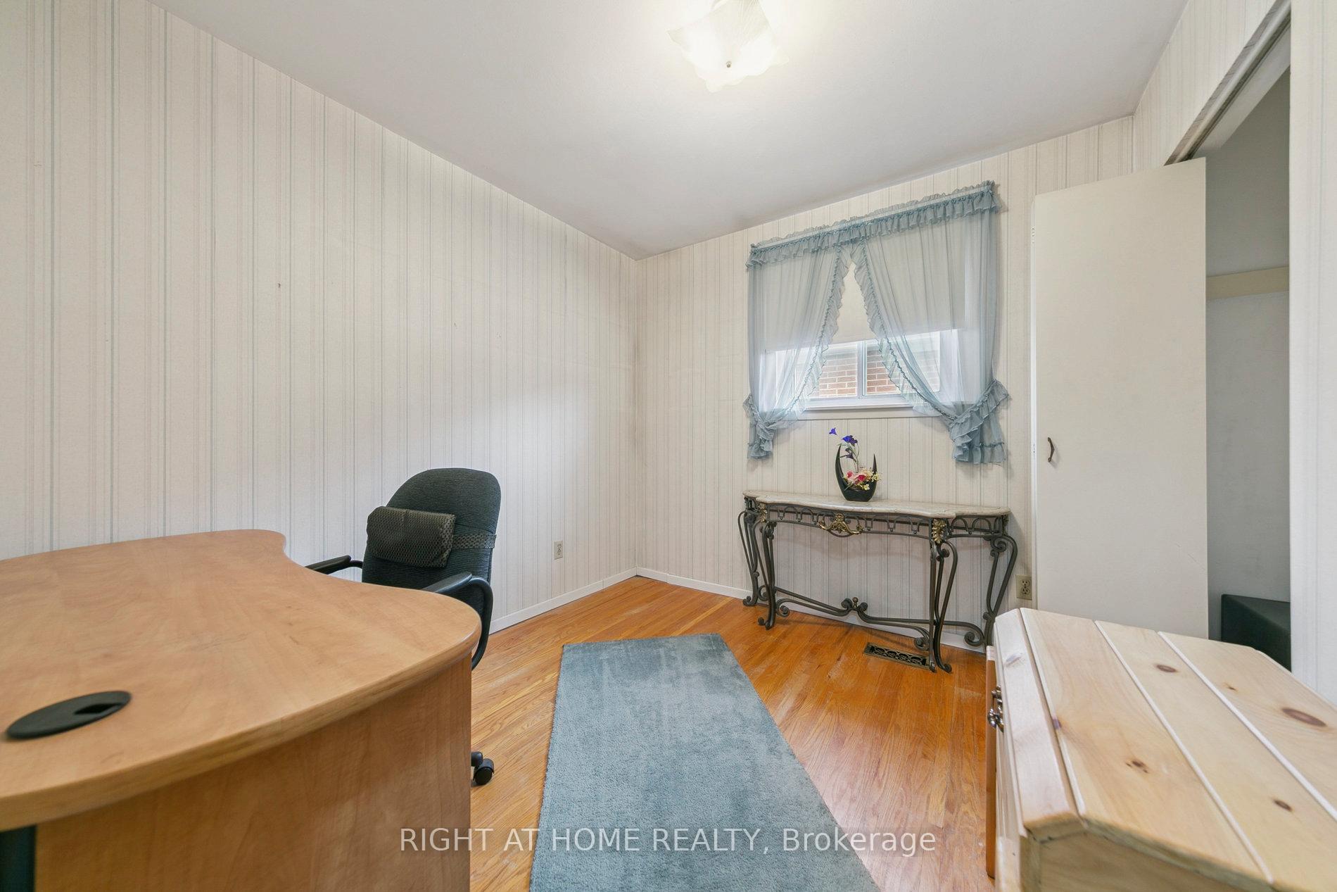 Photo 20 of 932 Flagship Drive, Mississauga, Applewood — HOMEH