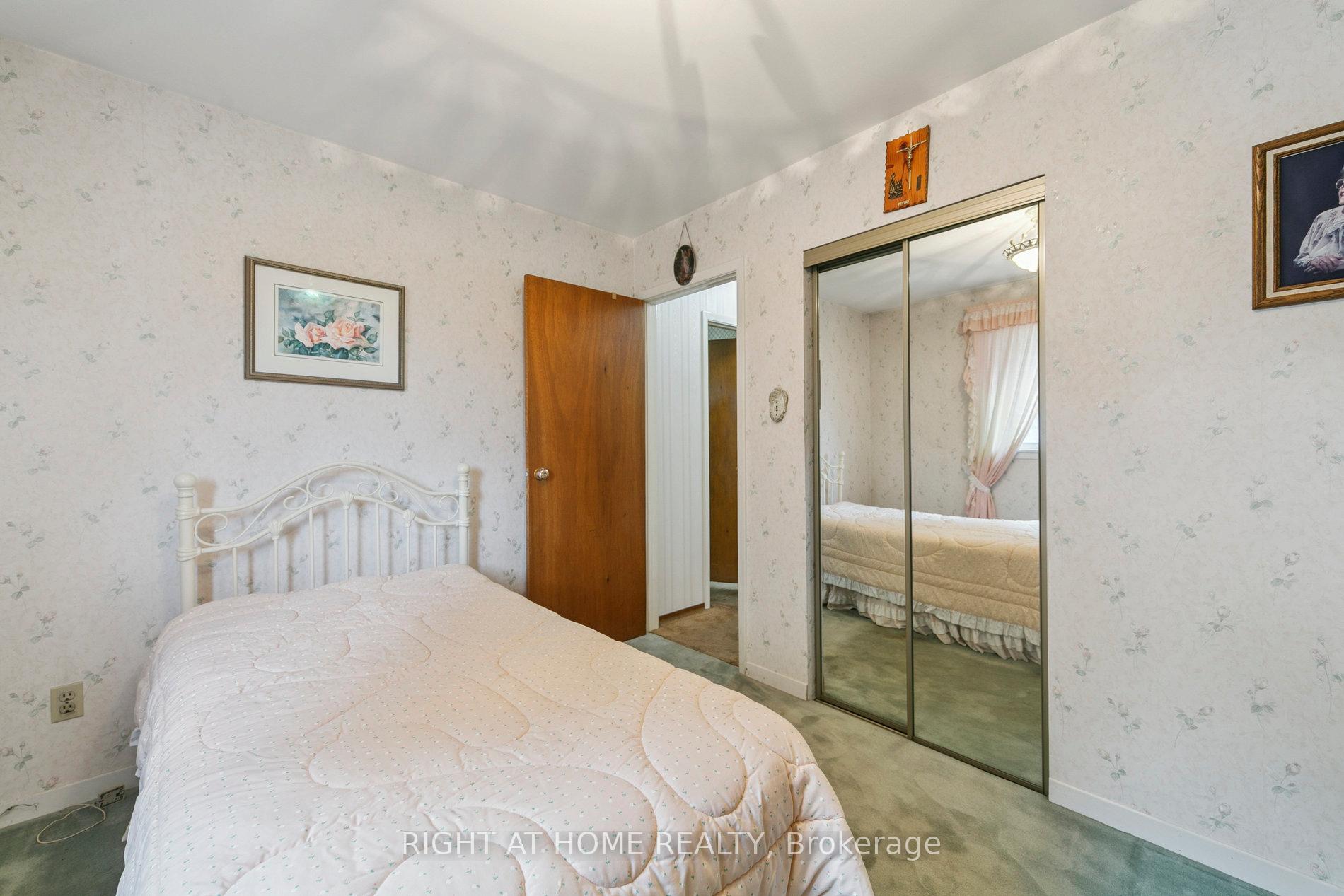 Photo 25 of 932 Flagship Drive, Mississauga, Applewood — HOMEH
