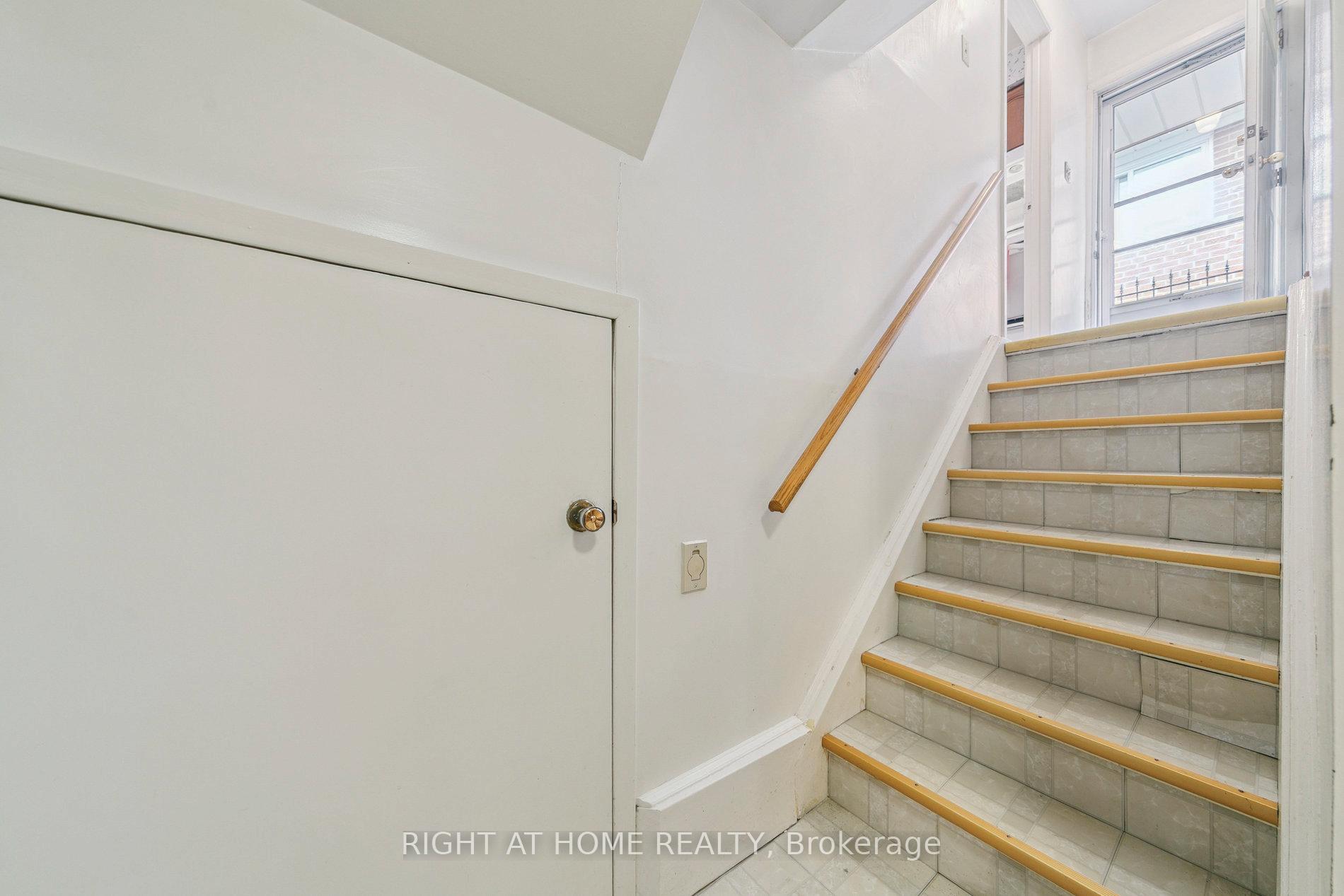 Photo 26 of 932 Flagship Drive, Mississauga, Applewood — HOMEH
