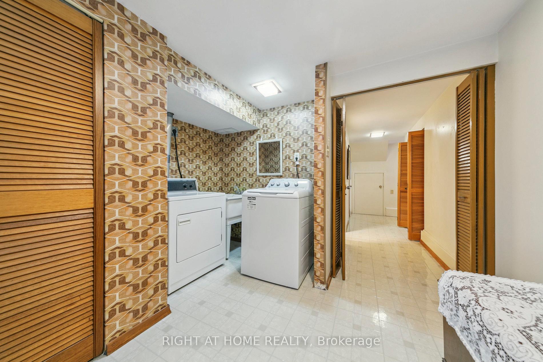Photo 29 of 932 Flagship Drive, Mississauga, Applewood — HOMEH