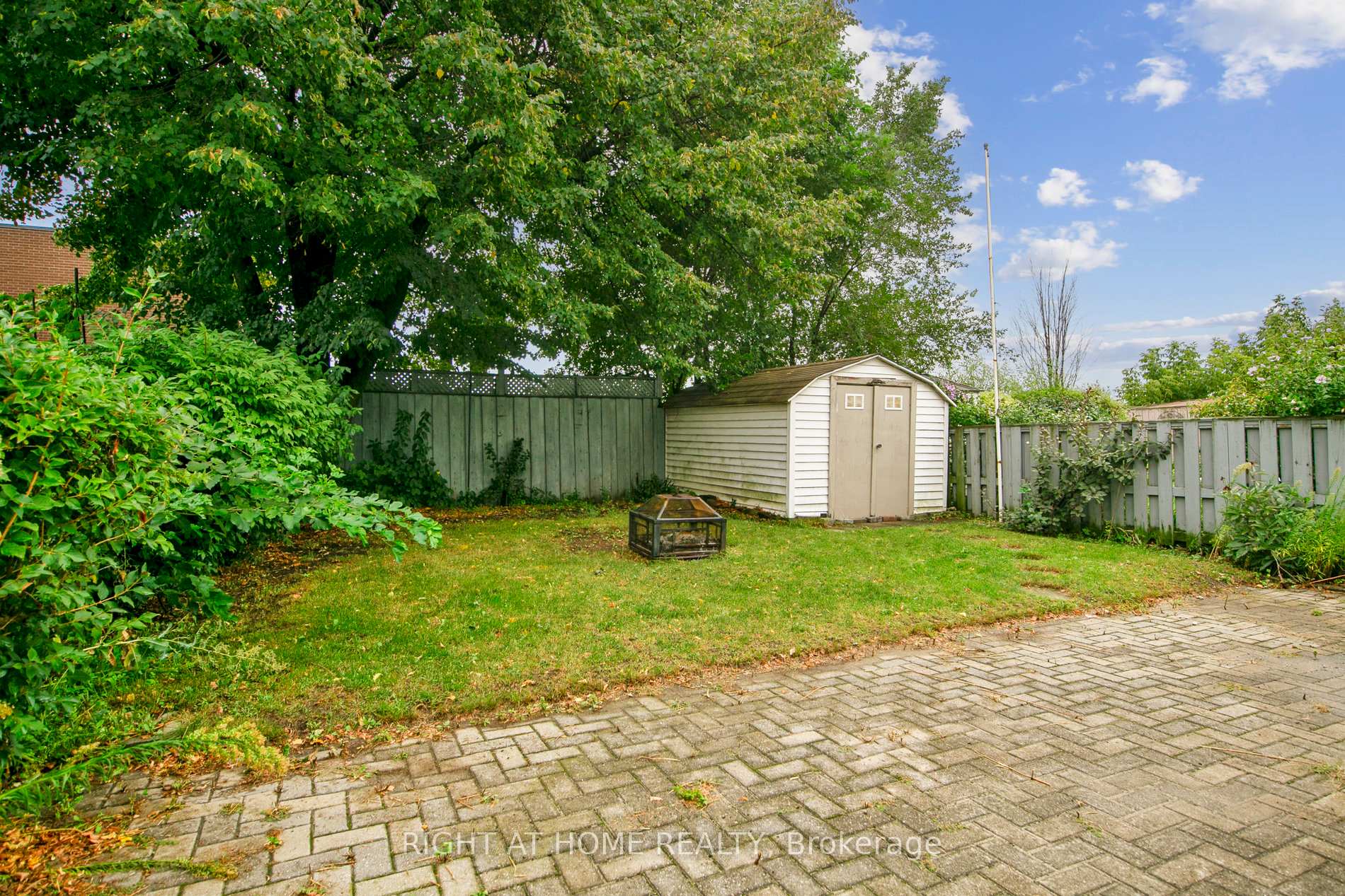 Photo 34 of 932 Flagship Drive, Mississauga, Applewood — HOMEH