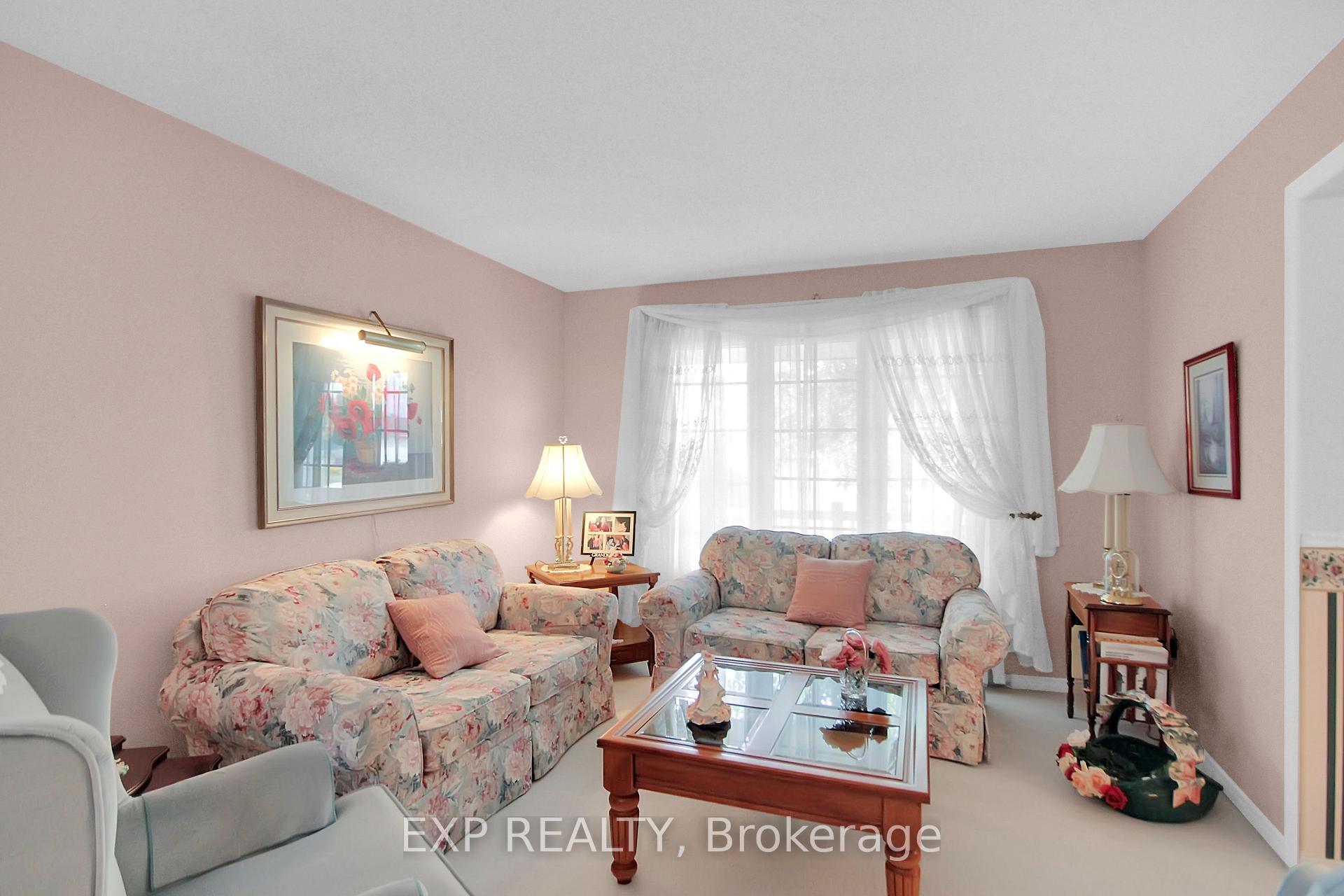 Photo 5 of 2104 Gardenway Drive, Ottawa, Fallingbrook/Gardenway South — HOMEH