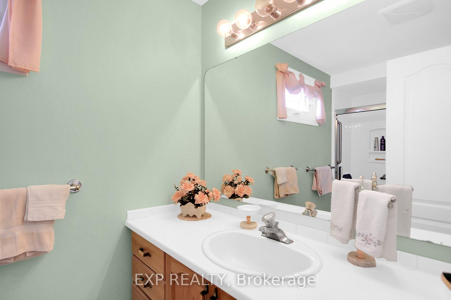 Photo 15 of 2104 Gardenway Drive, Ottawa, Fallingbrook/Gardenway South — HOMEH