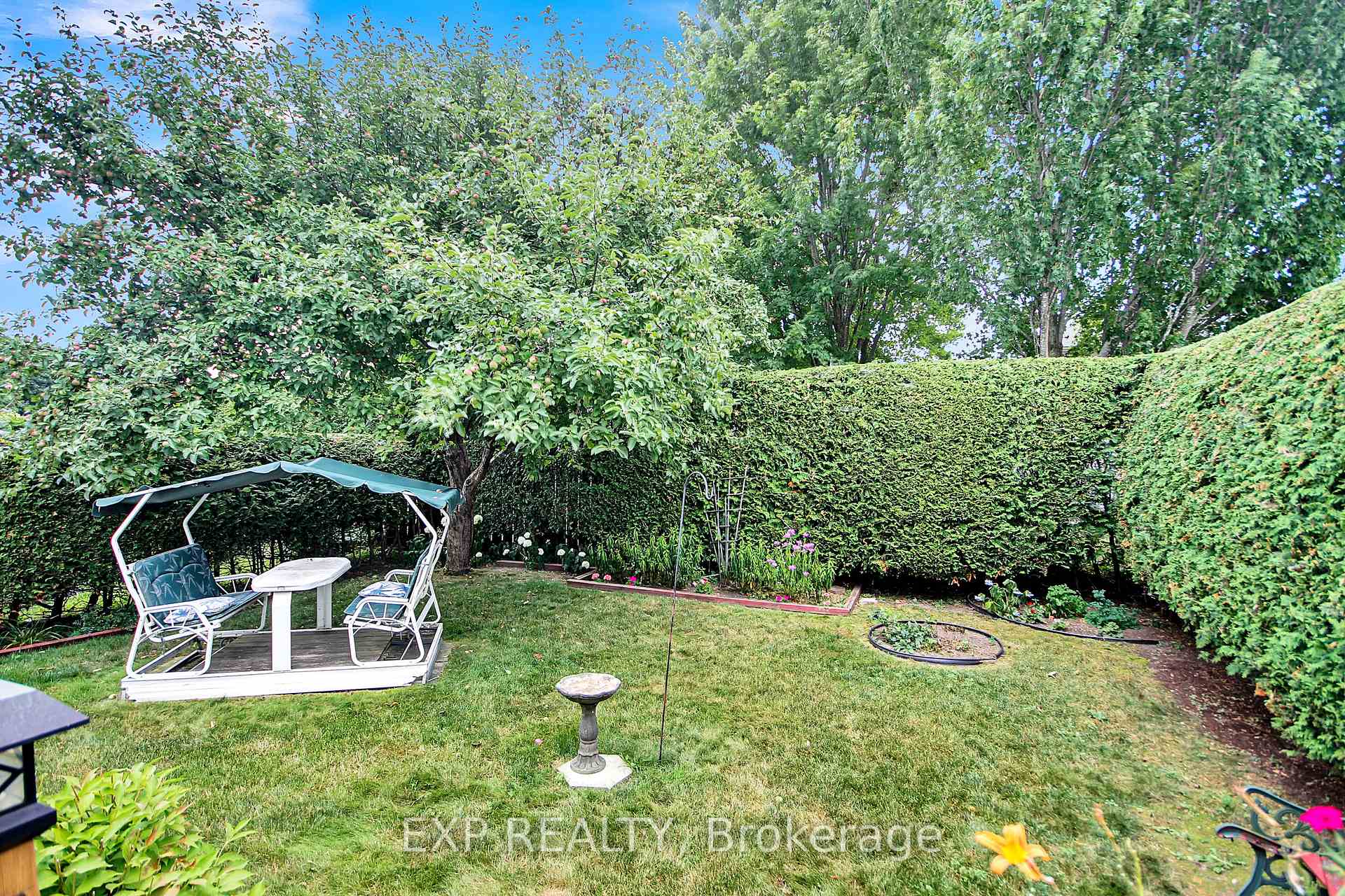 Photo 18 of 2104 Gardenway Drive, Ottawa, Fallingbrook/Gardenway South — HOMEH