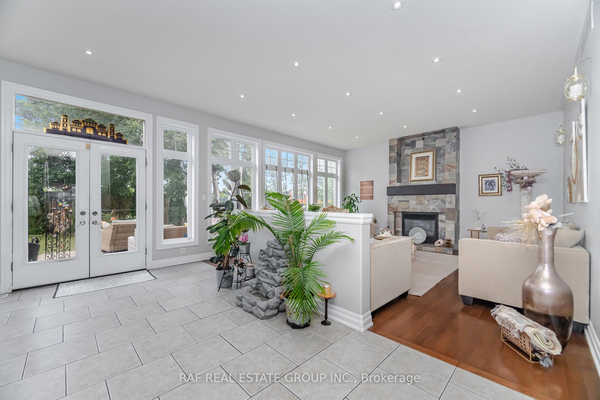 Photo 13 of 7798 Spring Blossom Drive, Niagara Falls, Ascot — HOMEH