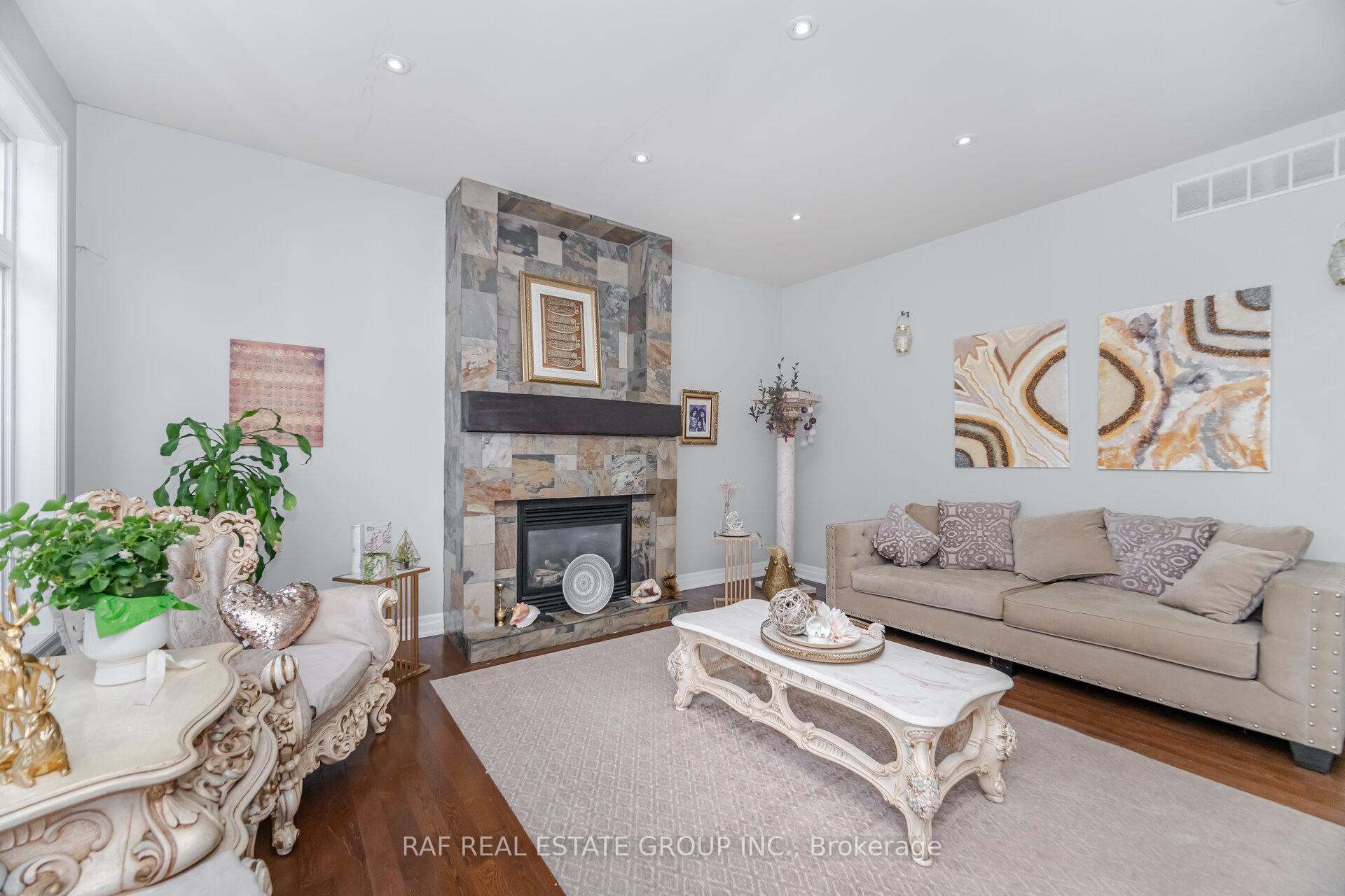 Photo 14 of 7798 Spring Blossom Drive, Niagara Falls, Ascot — HOMEH