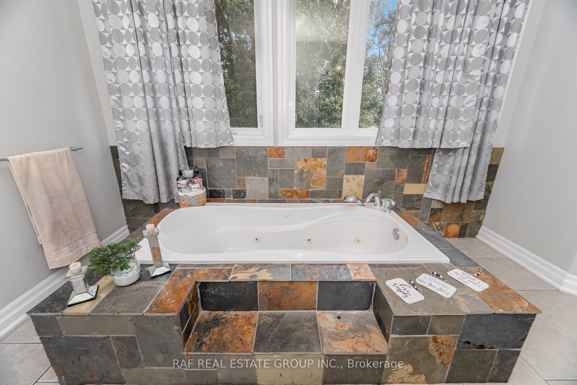 Photo 33 of 7798 Spring Blossom Drive, Niagara Falls, Ascot — HOMEH