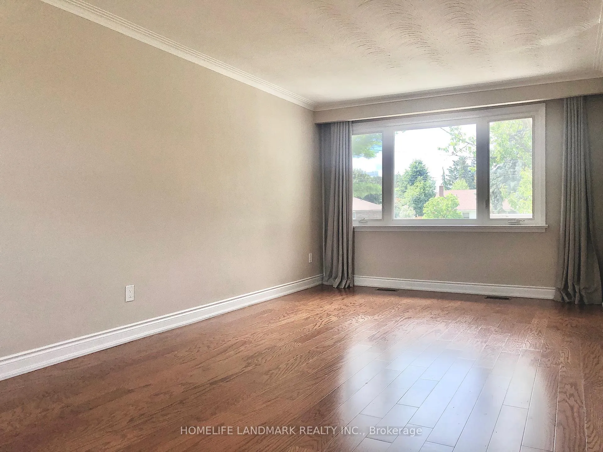 Photo 3 of Unit Main, 529 Third Line, Oakville, West — HOMEH