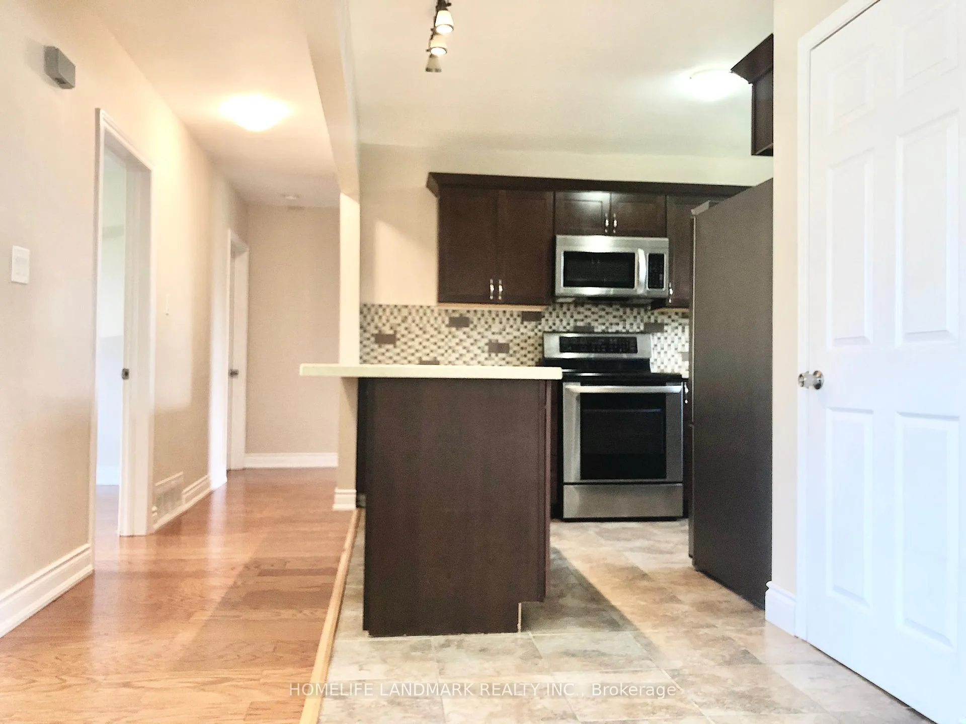 Photo 4 of Unit Main, 529 Third Line, Oakville, West — HOMEH