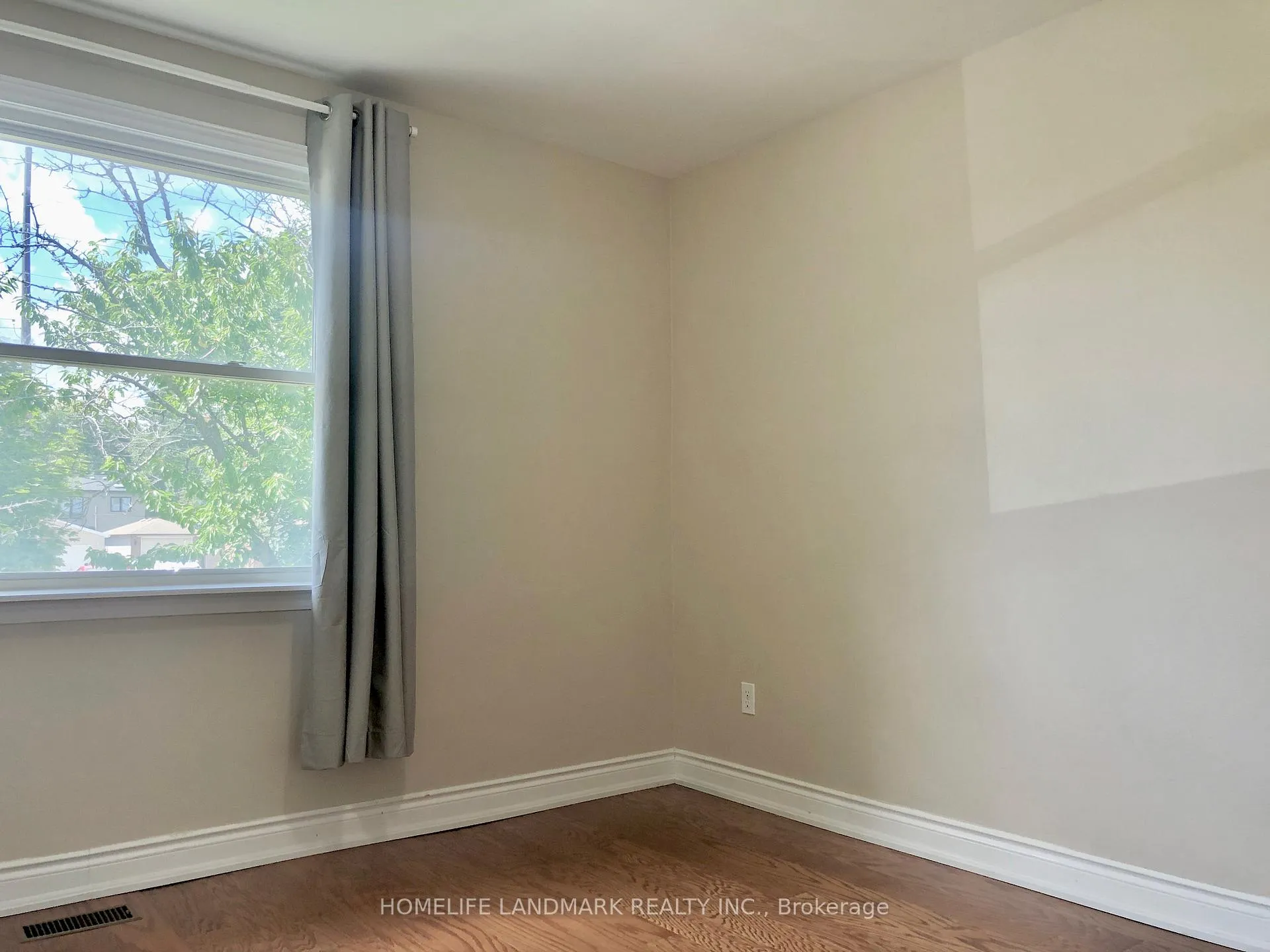 Photo 8 of Unit Main, 529 Third Line, Oakville, West — HOMEH