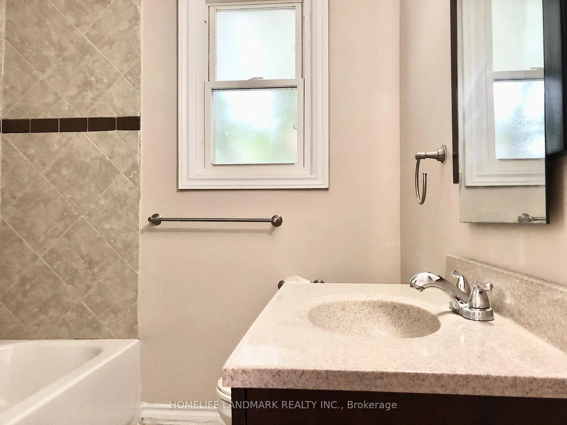 Photo 10 of Unit Main, 529 Third Line, Oakville, West — HOMEH