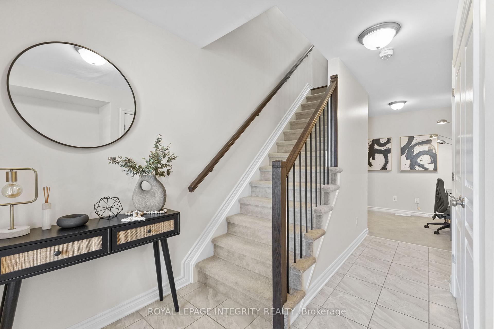 Photo 3 of 611 Compass Street, Ottawa, Mer Bleue/Bradley Estates/Anderson Park — HOMEH