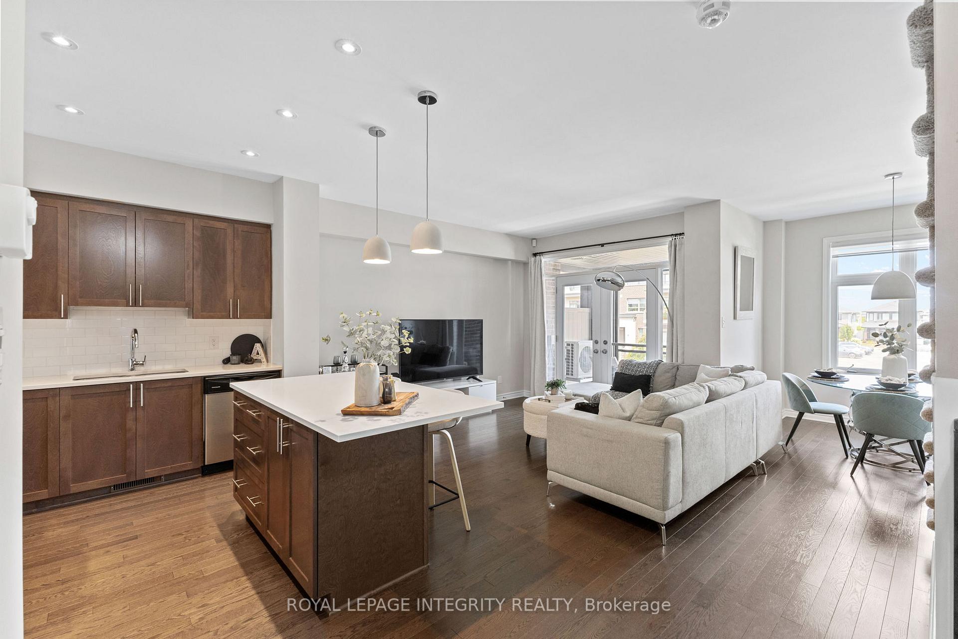 Photo 5 of 611 Compass Street, Ottawa, Mer Bleue/Bradley Estates/Anderson Park — HOMEH