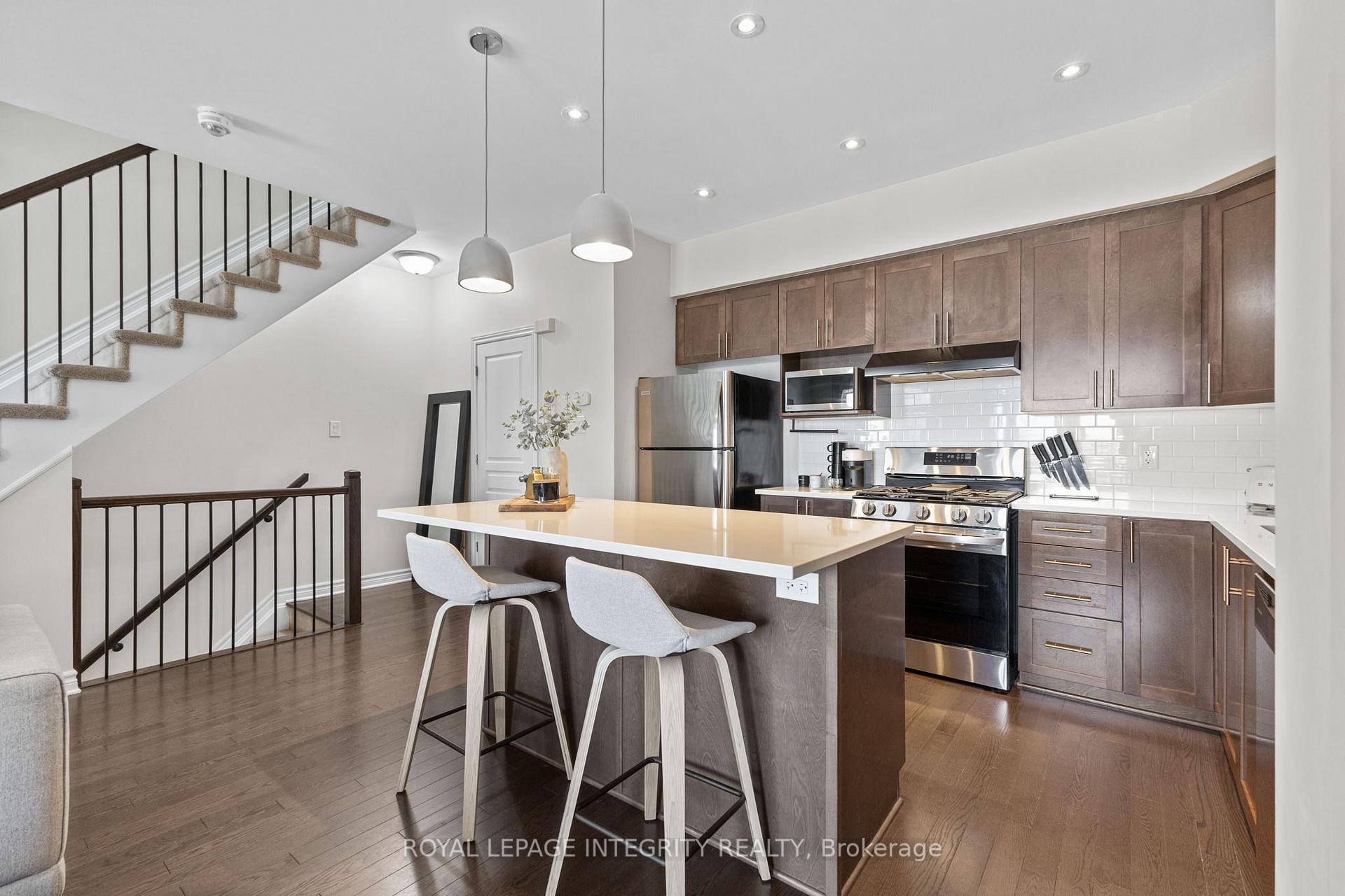 Photo 7 of 611 Compass Street, Ottawa, Mer Bleue/Bradley Estates/Anderson Park — HOMEH