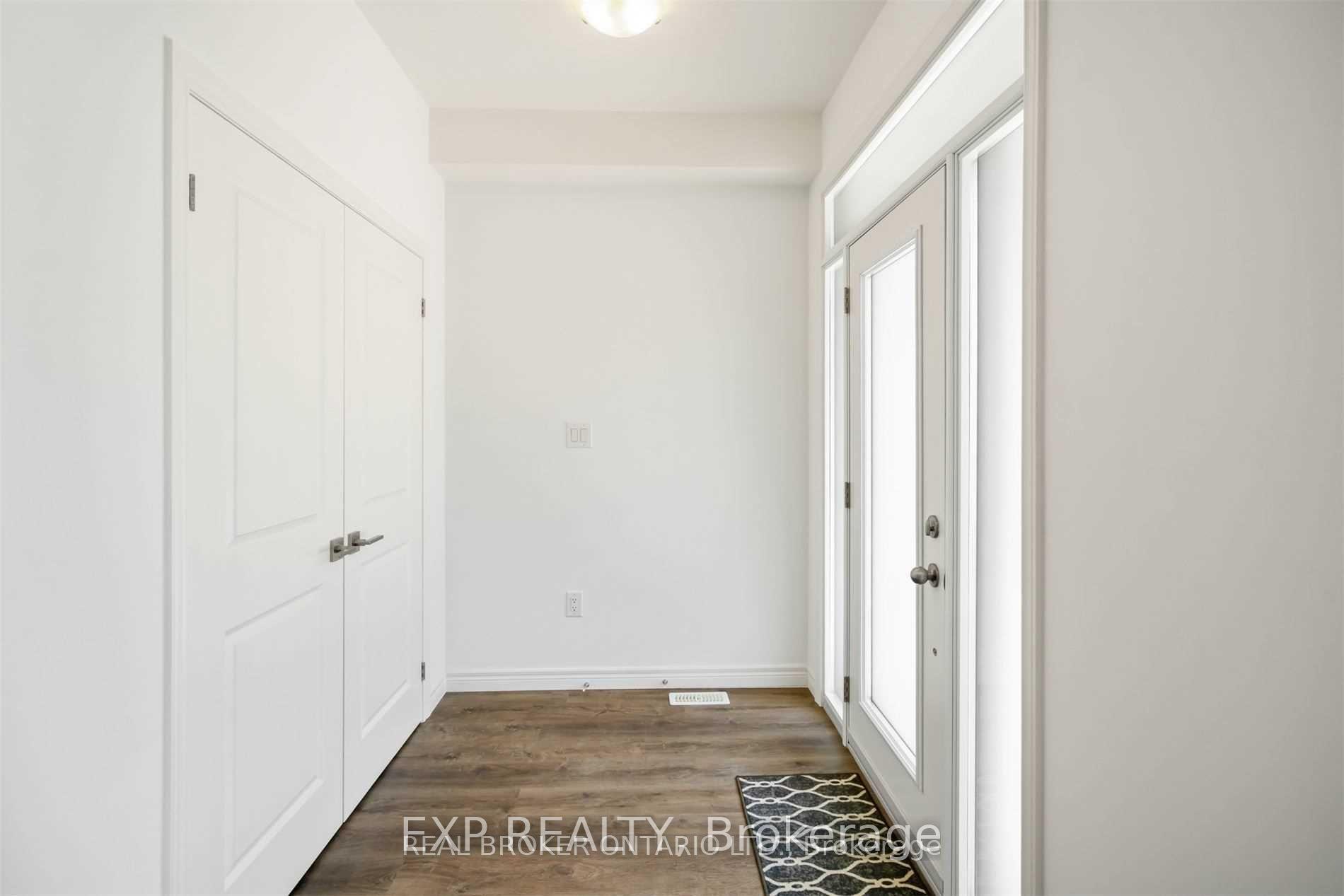 Photo 2 of 141 Summersides Boulevard, Pelham, Fonthill — HOMEH