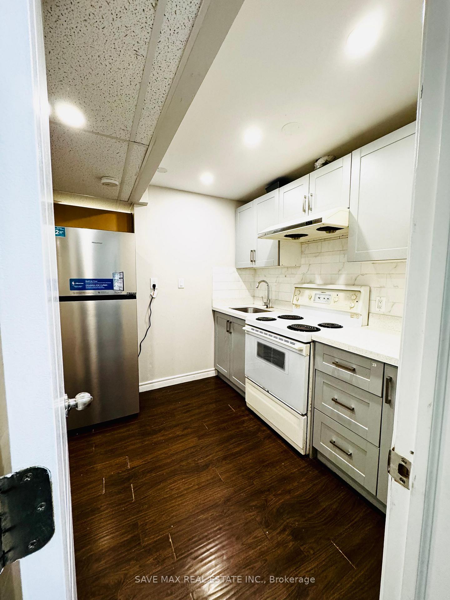 Photo 4 of Unit Bsmnt, 246 Doubtfire Crescent, Markham, Middlefield — HOMEH