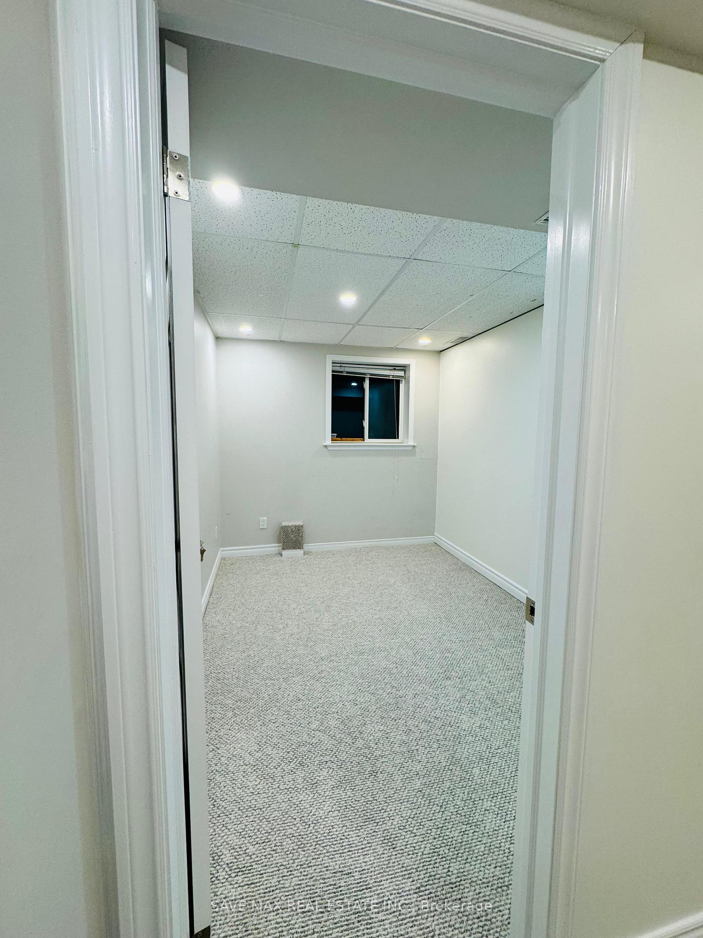 Photo 6 of Unit Bsmnt, 246 Doubtfire Crescent, Markham, Middlefield — HOMEH