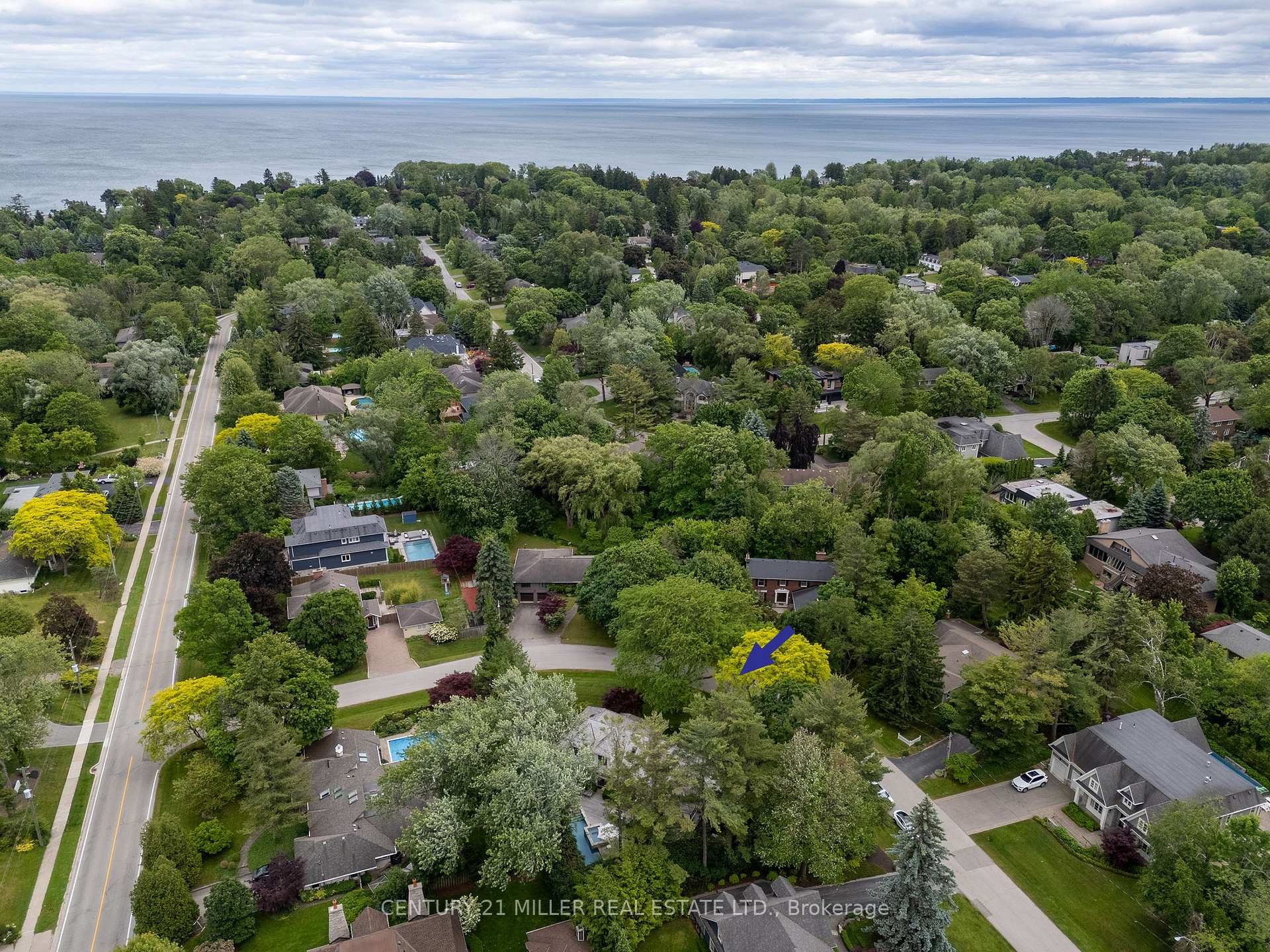 Photo 4 of 243 Alscot Crescent, Oakville, Morrison — HOMEH