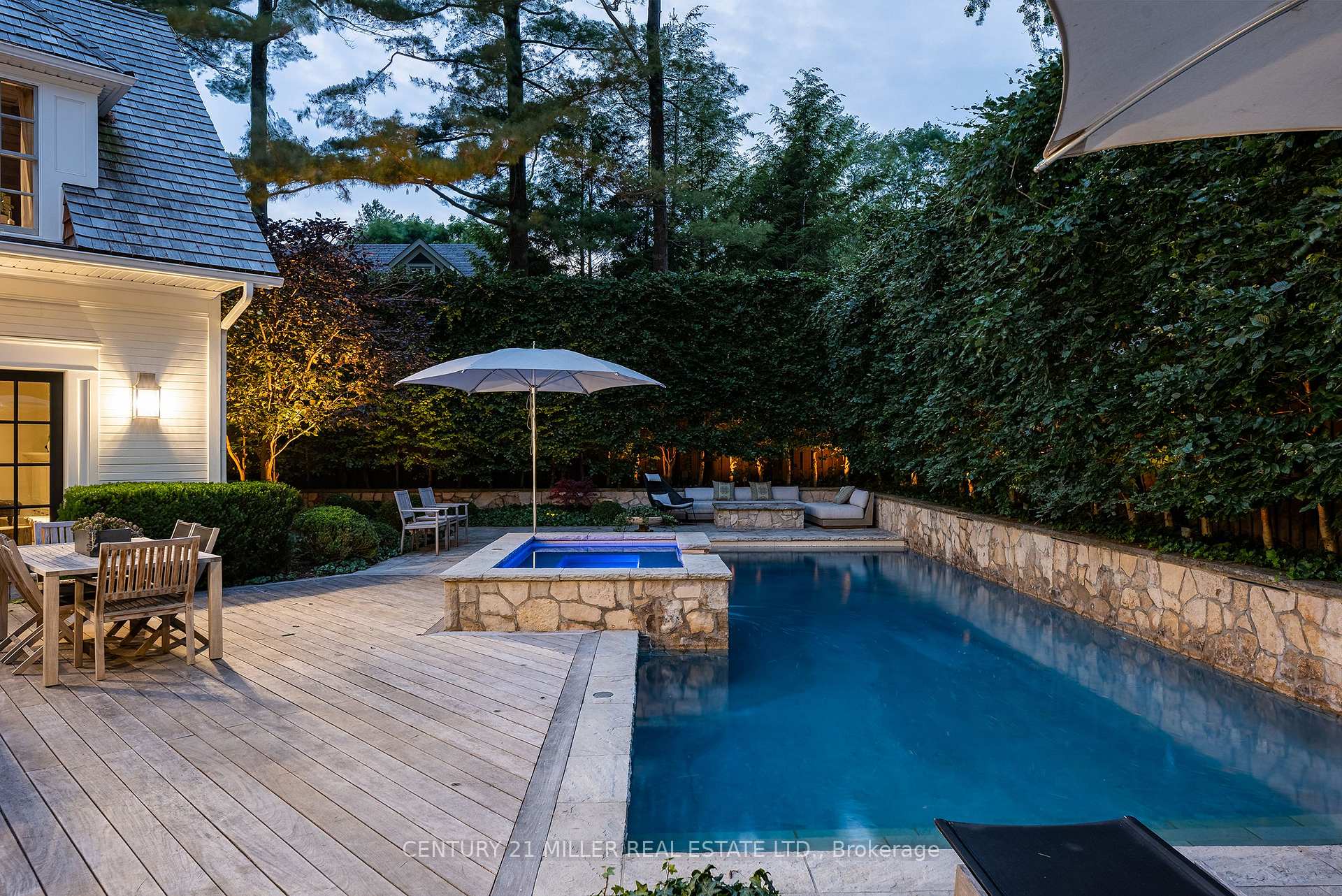 Photo 11 of 243 Alscot Crescent, Oakville, Morrison — HOMEH