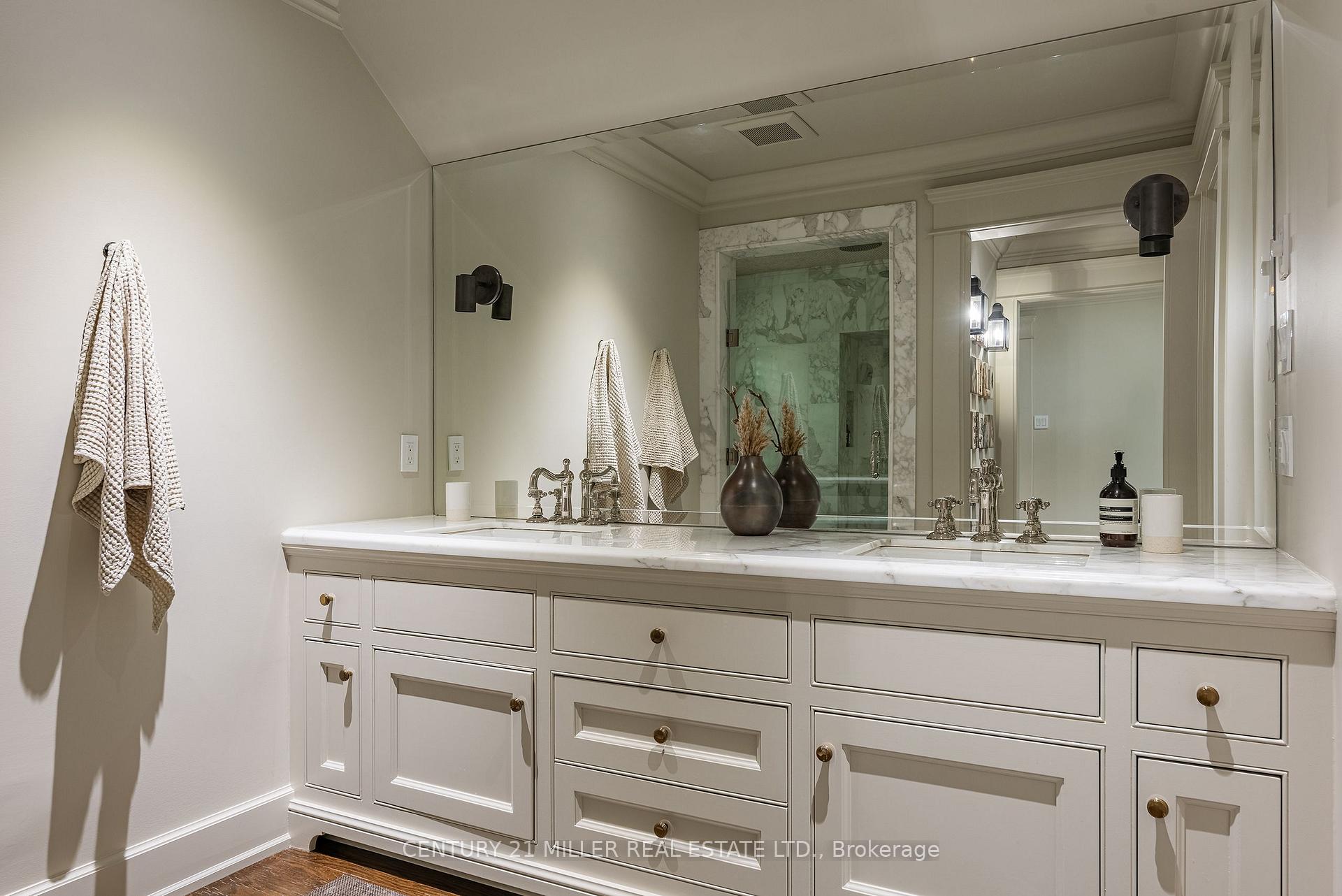 Photo 33 of 243 Alscot Crescent, Oakville, Morrison — HOMEH