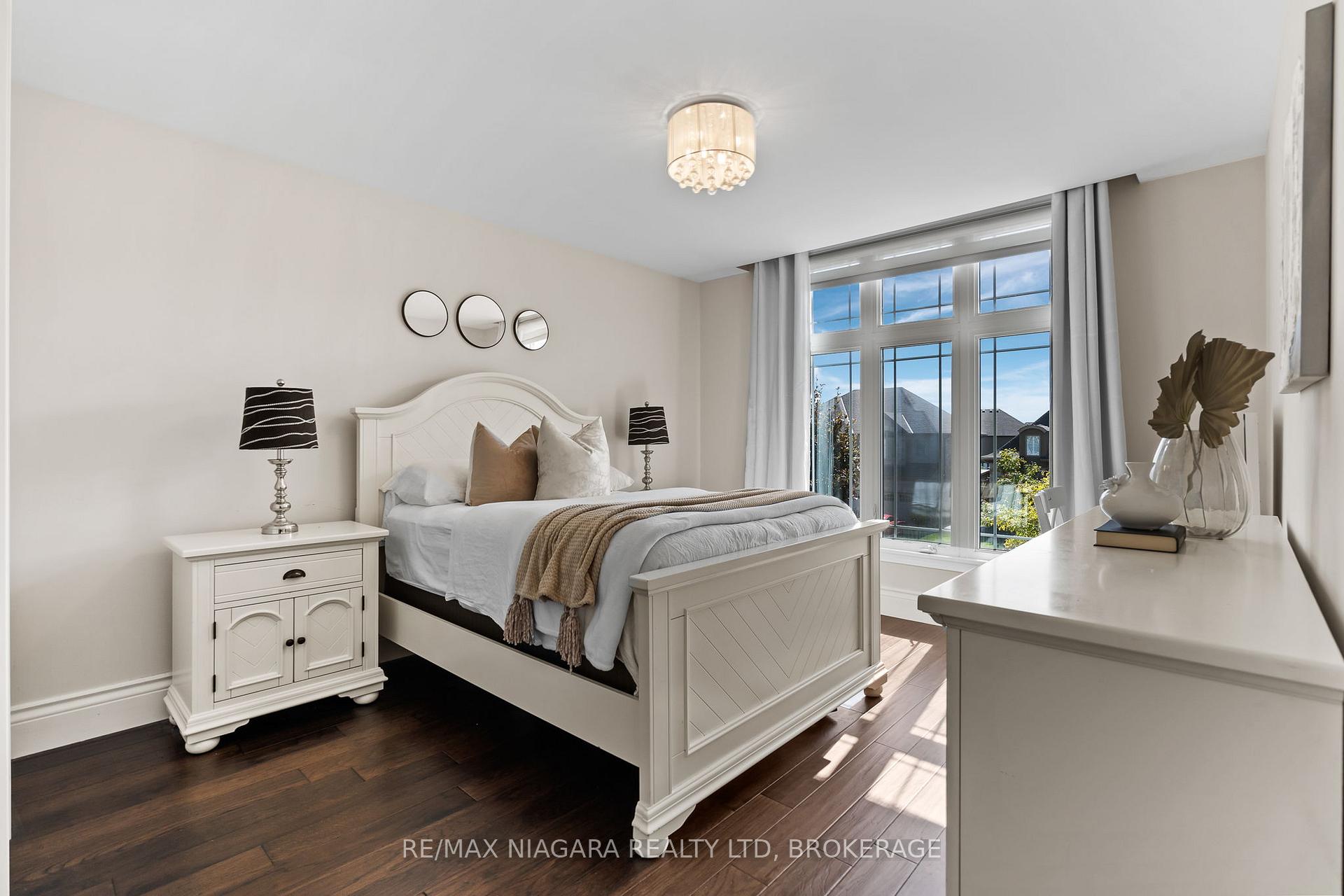 Photo 18 of 54 Philmori Boulevard, Pelham, Fonthill — HOMEH