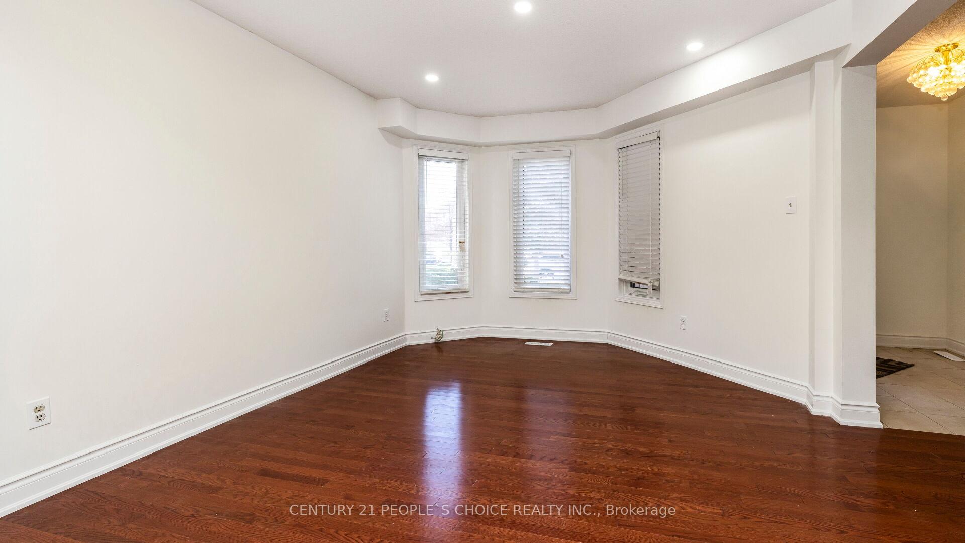 Photo 4 of 3464 Nutcracker Drive, Mississauga, Lisgar — HOMEH