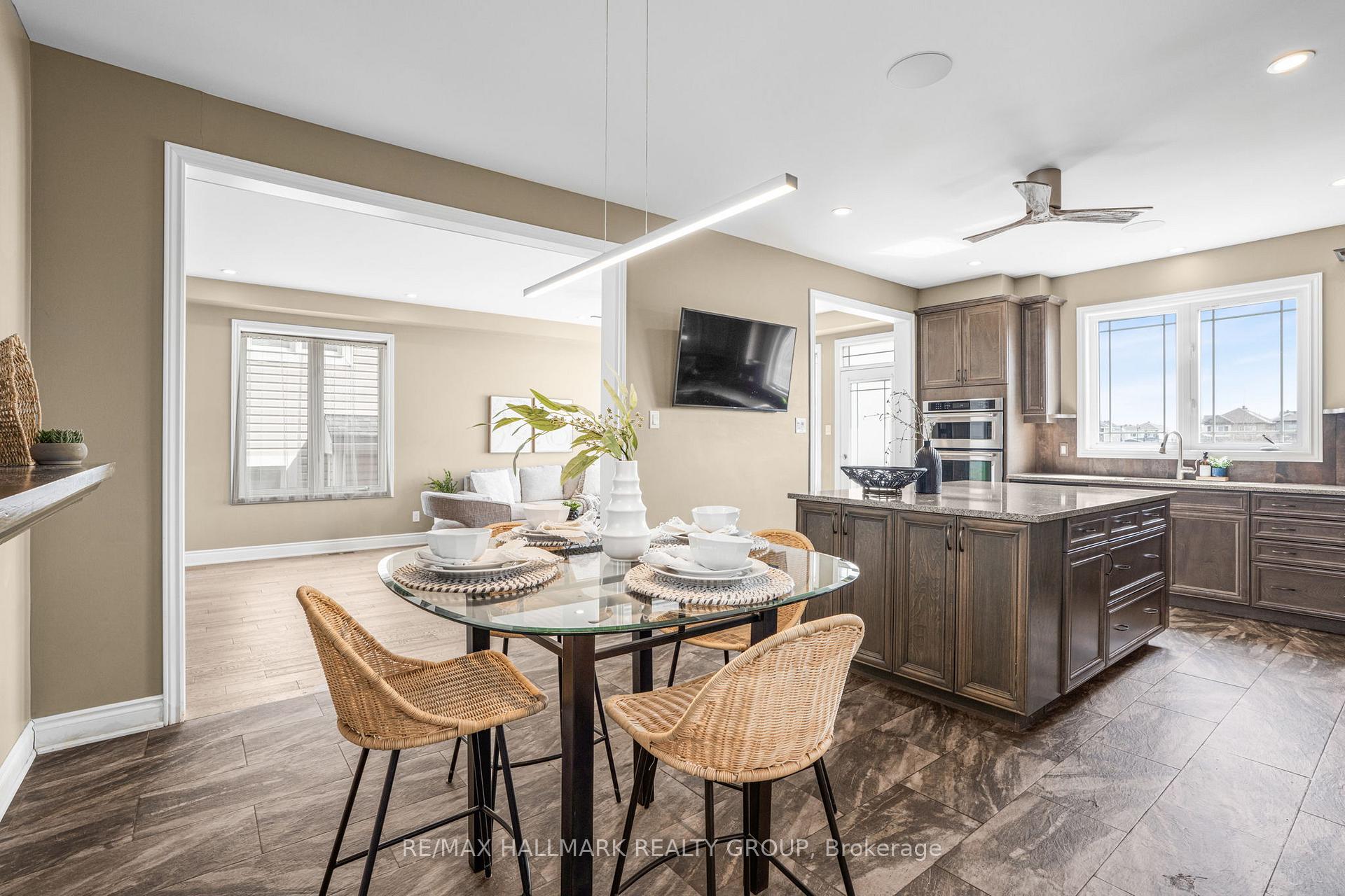 Photo 10 of 204 Casa Grande Circle, Ottawa, Avalon West — HOMEH