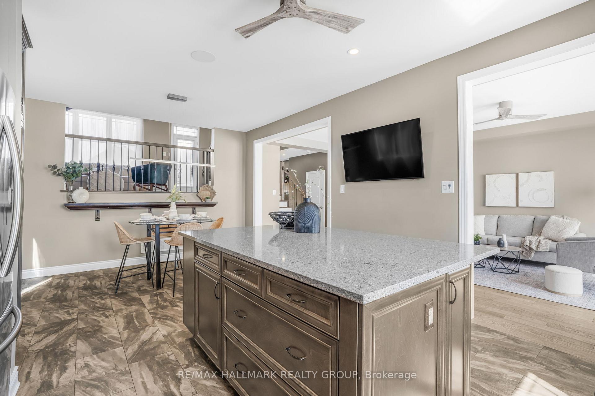 Photo 15 of 204 Casa Grande Circle, Ottawa, Avalon West — HOMEH