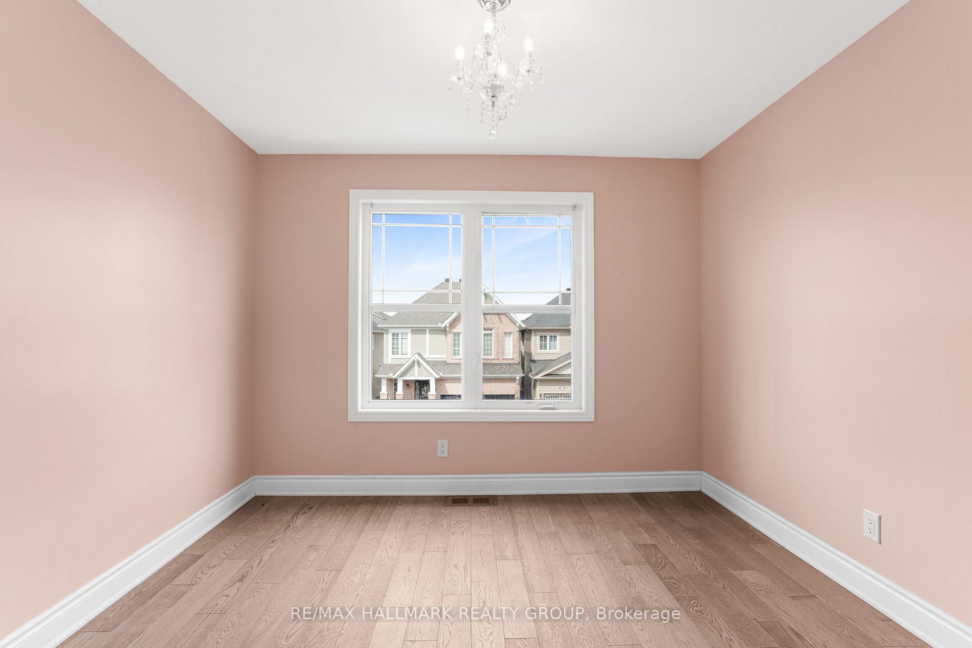 Photo 23 of 204 Casa Grande Circle, Ottawa, Avalon West — HOMEH