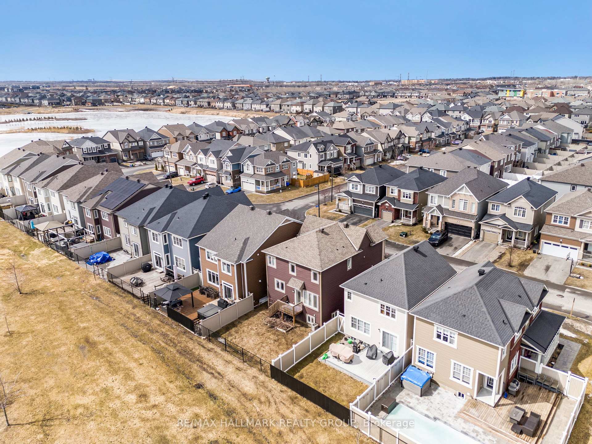 Photo 33 of 204 Casa Grande Circle, Ottawa, Avalon West — HOMEH