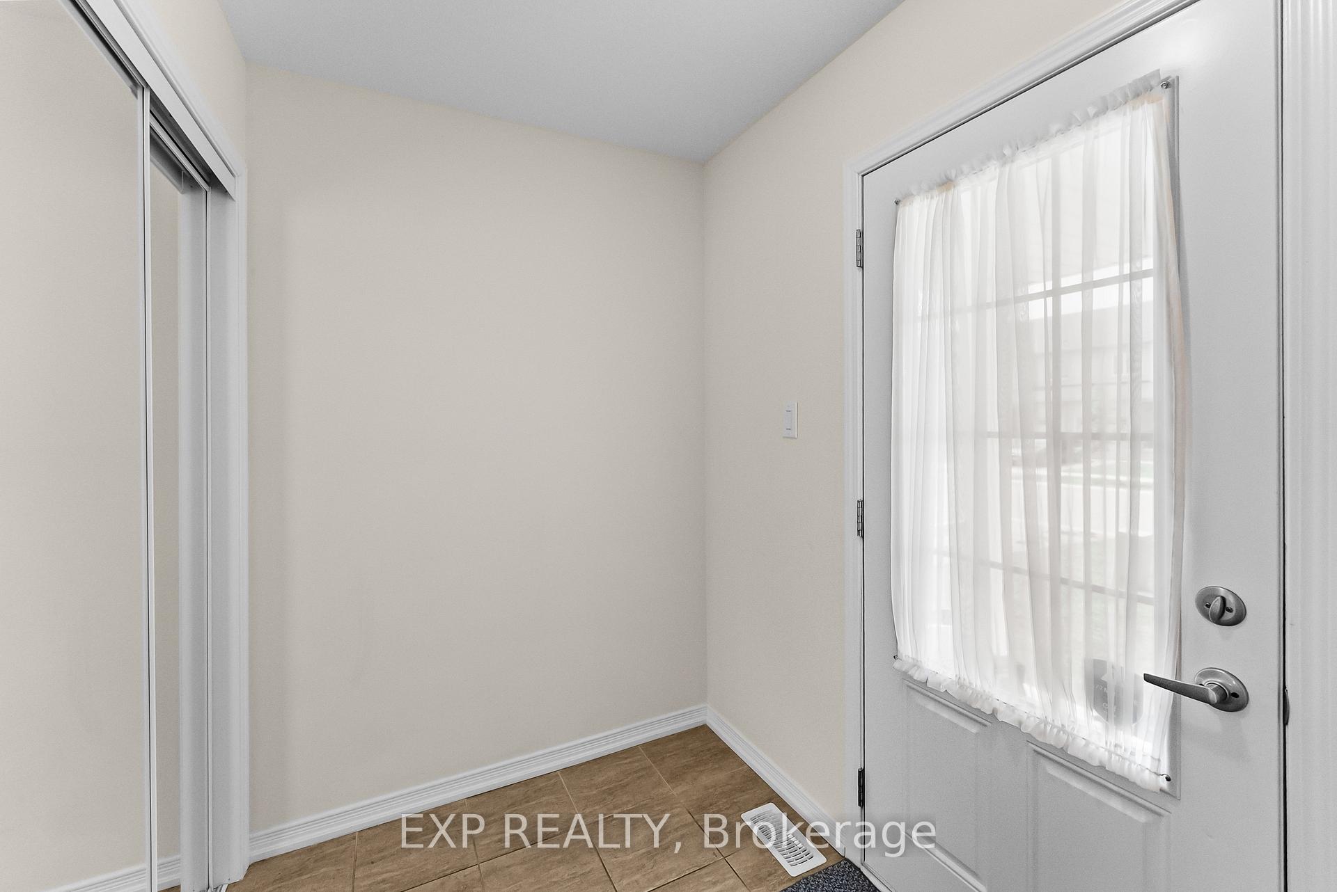 Photo 5 of 7732 Redbud Lane, Niagara Falls, Brown — HOMEH