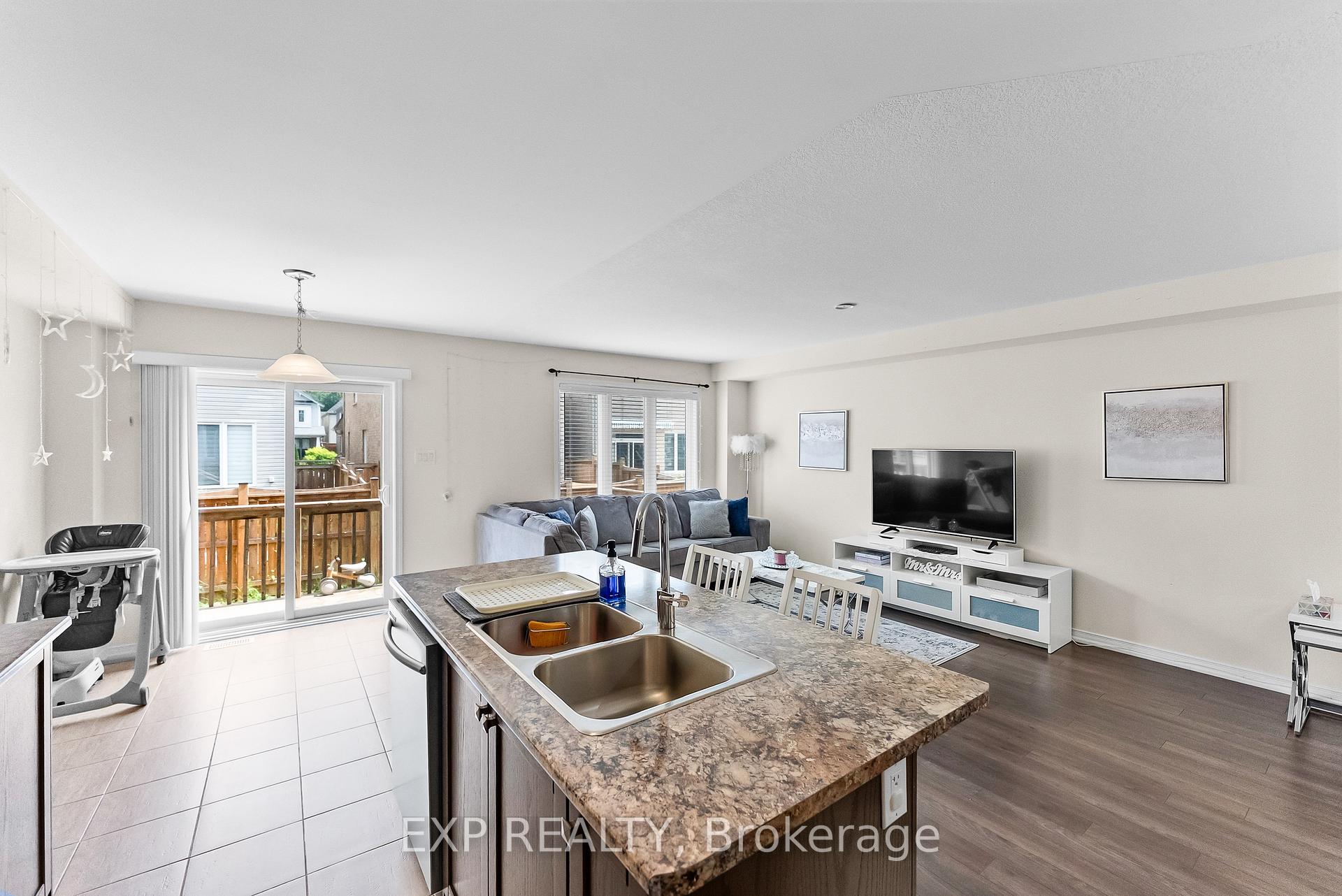 Photo 11 of 7732 Redbud Lane, Niagara Falls, Brown — HOMEH