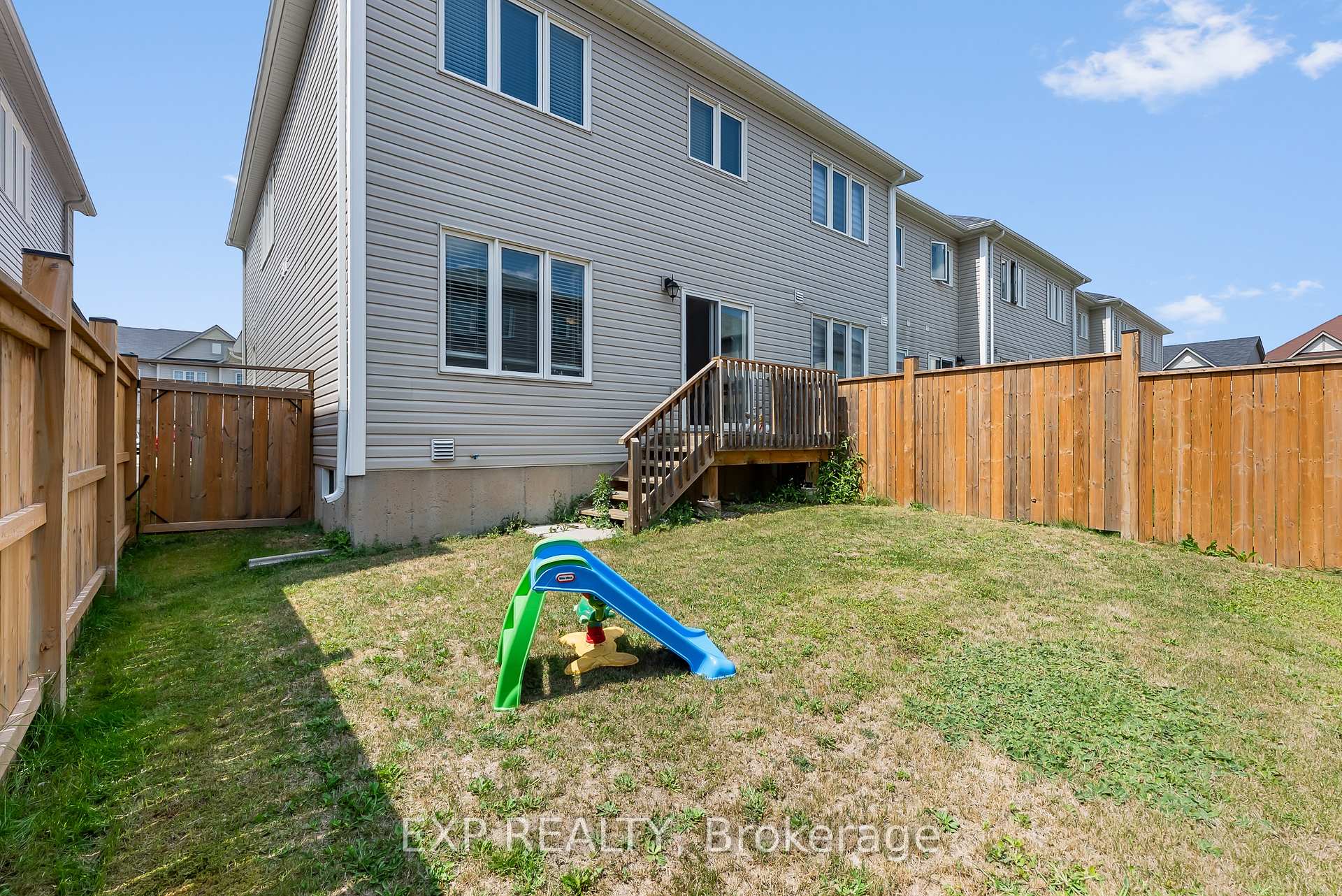 Photo 28 of 7732 Redbud Lane, Niagara Falls, Brown — HOMEH
