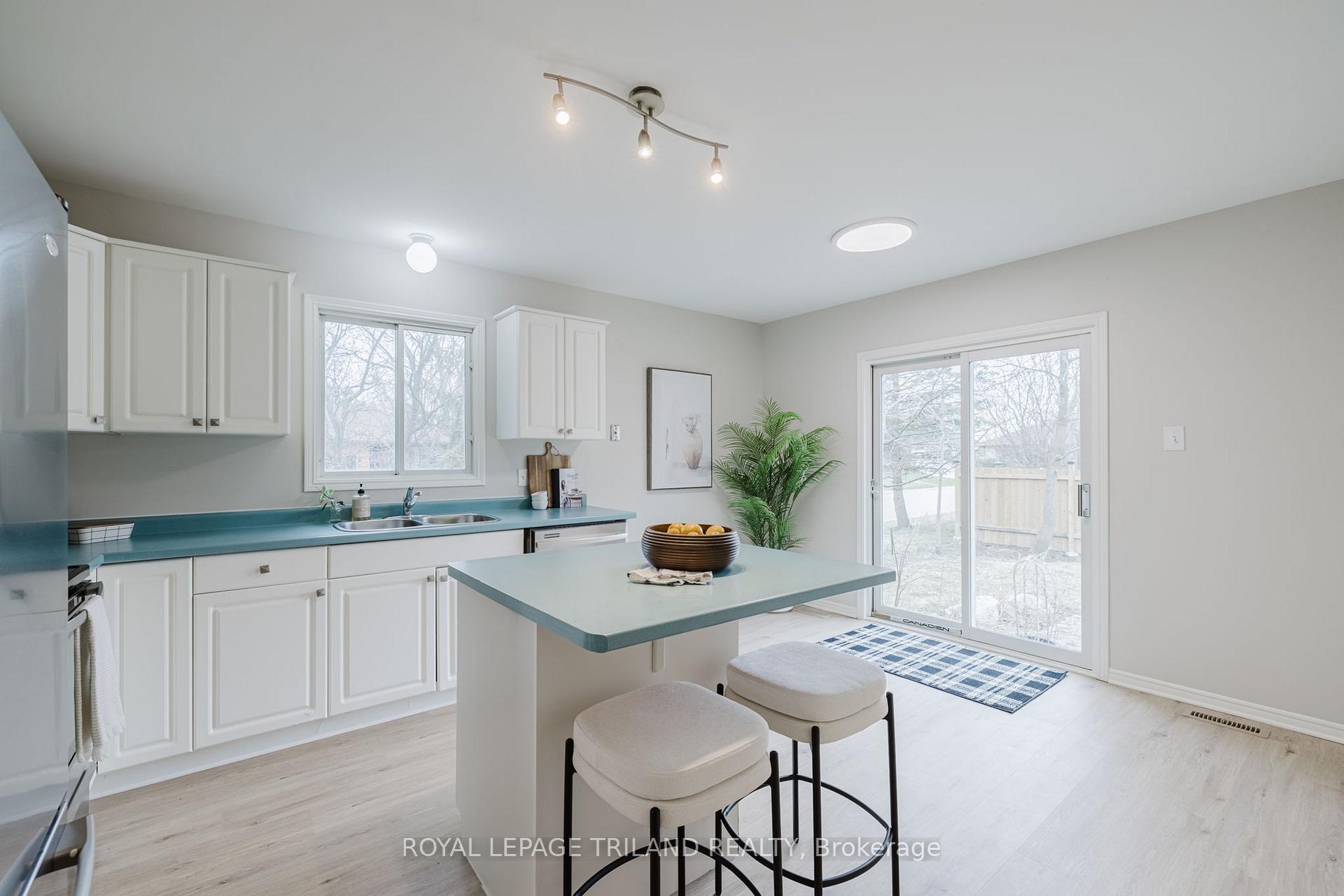 Photo 8 of 2 Finch Street, North Middlesex, Alisa Craig — HOMEH