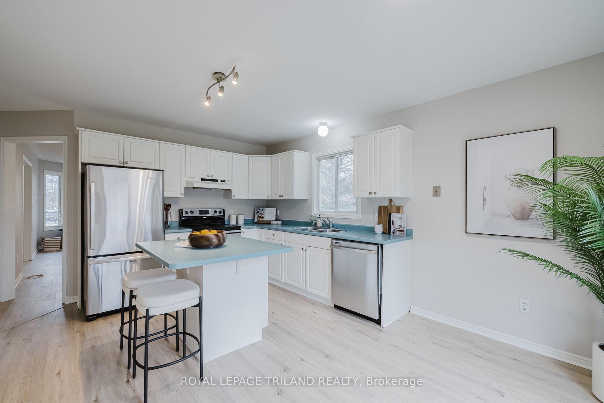 Photo 9 of 2 Finch Street, North Middlesex, Alisa Craig — HOMEH