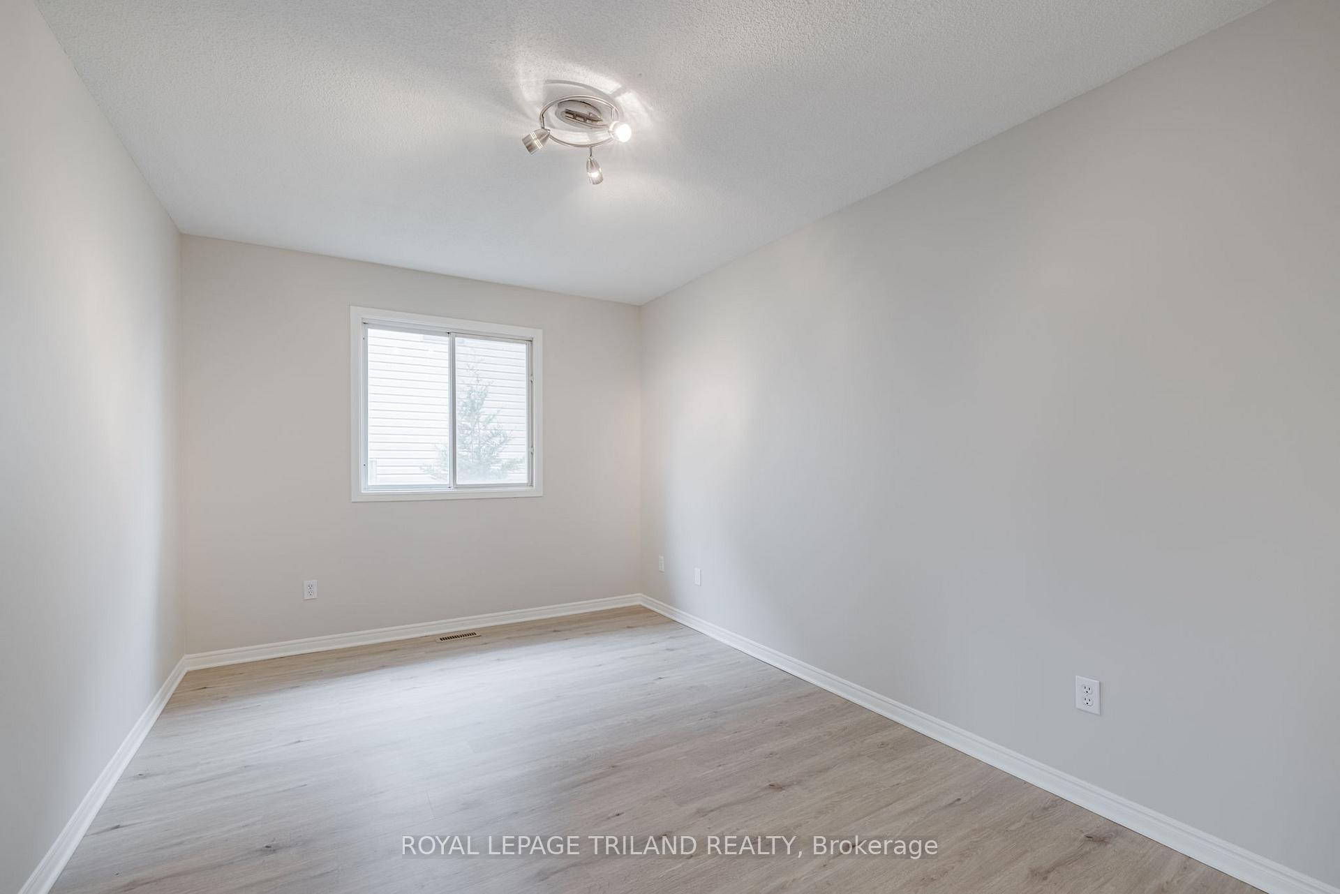 Photo 14 of 2 Finch Street, North Middlesex, Alisa Craig — HOMEH