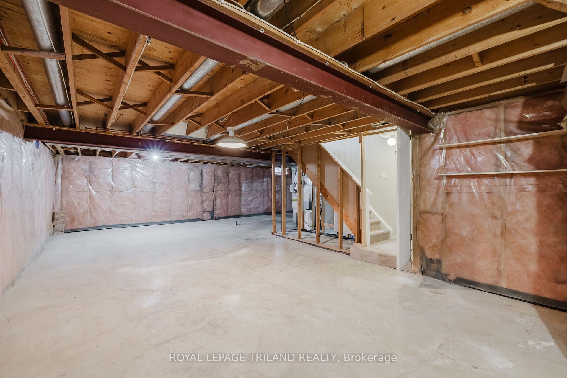 Photo 18 of 2 Finch Street, North Middlesex, Alisa Craig — HOMEH